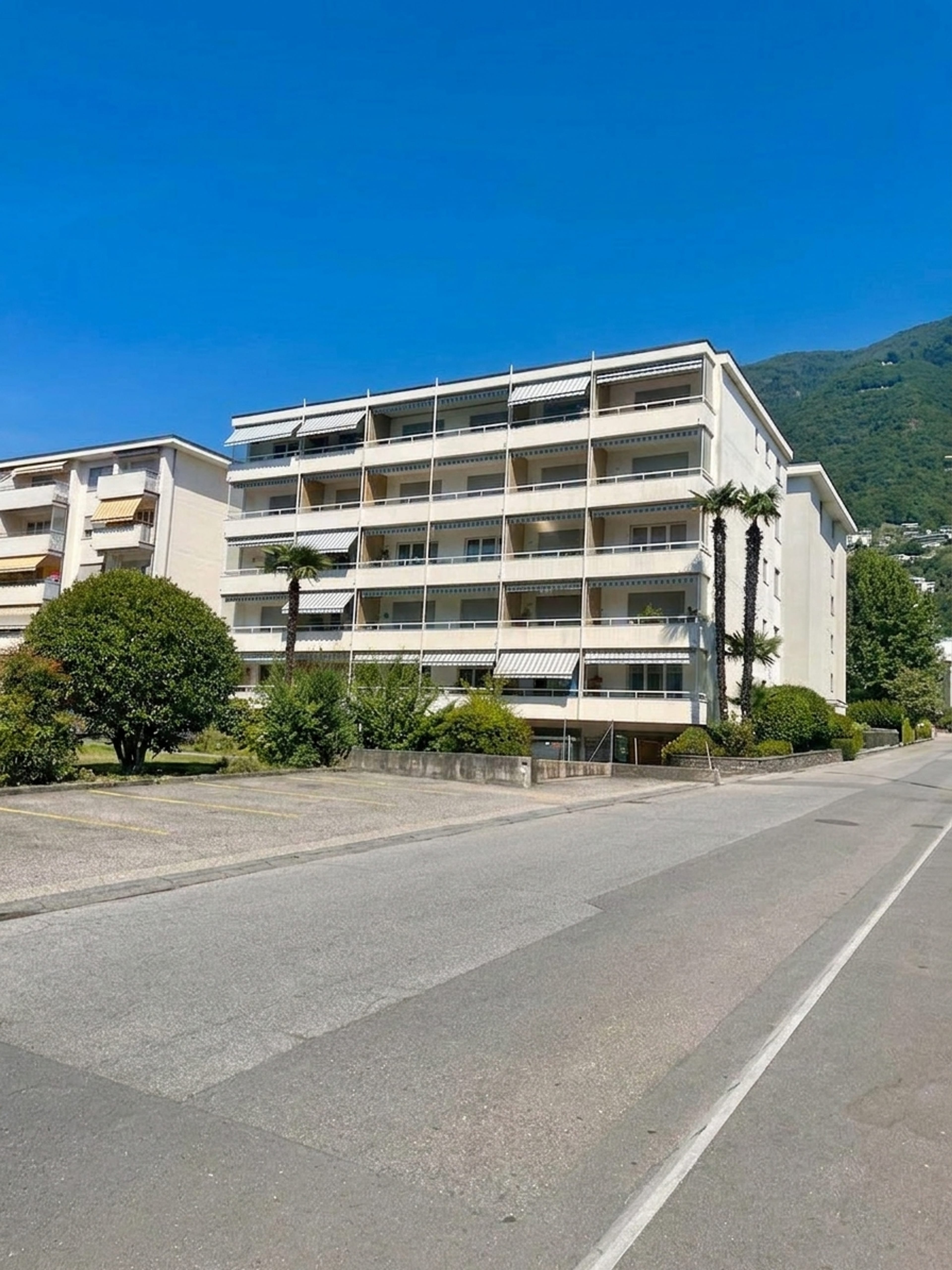 1-Zimmer-Studio mit Balkon in Minusio kaufen, 2. OG mit Lift - Bild 1