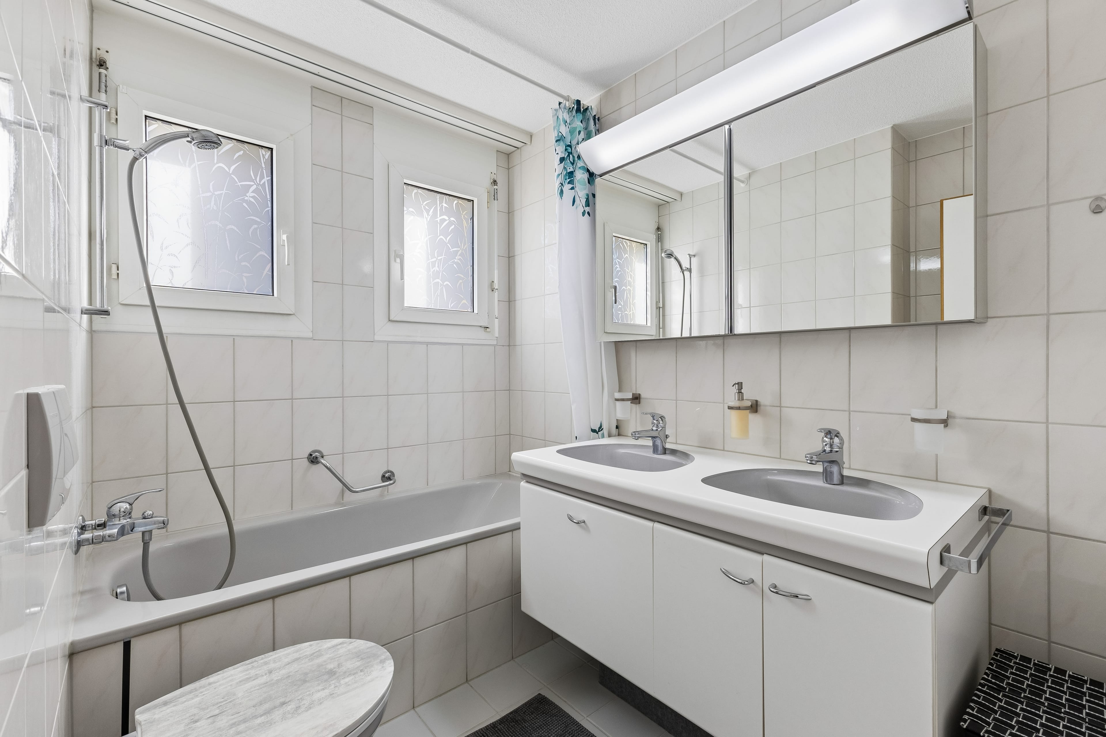 4.5-Zimmer-Wohnung mit Cheminée und drei Parkplätzen - 11