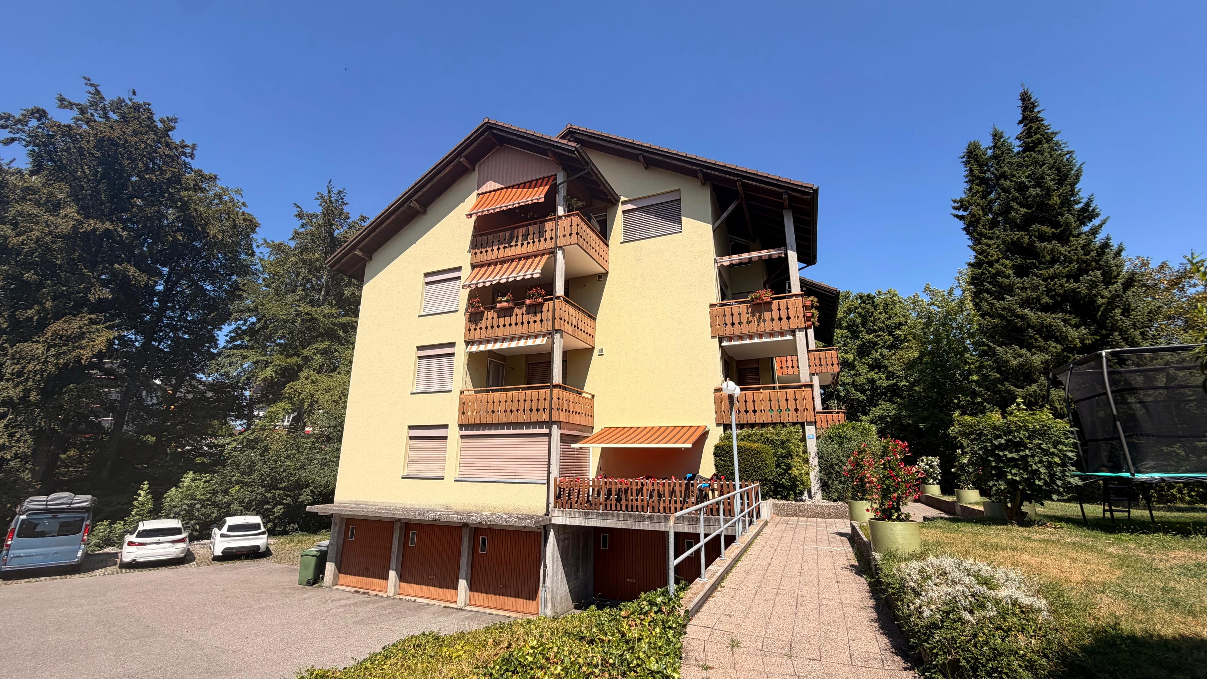 Mehrfamilienhaus mit 8 Einheiten in Fahrwangen kaufen - Bild 1
