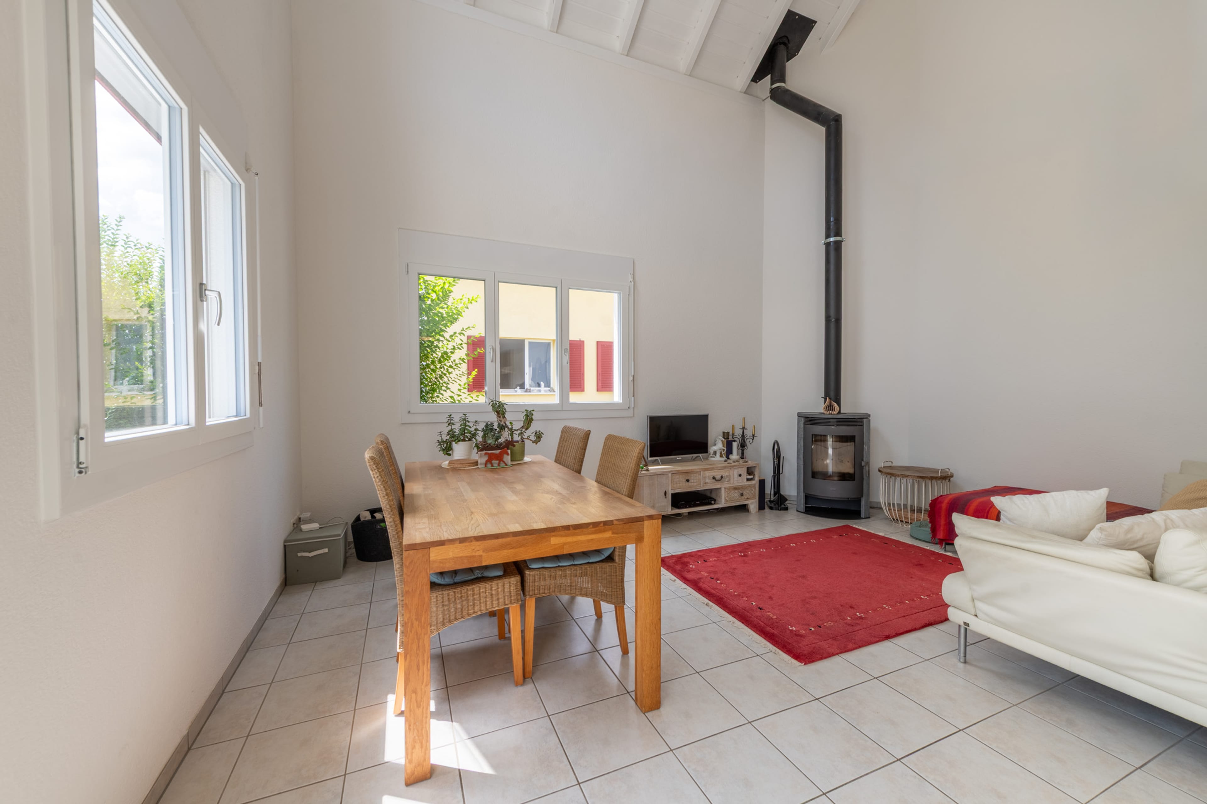 Wohnkomfort trifft Weitblick – grosszügiges Zuhause an ruhiger Lage - 4