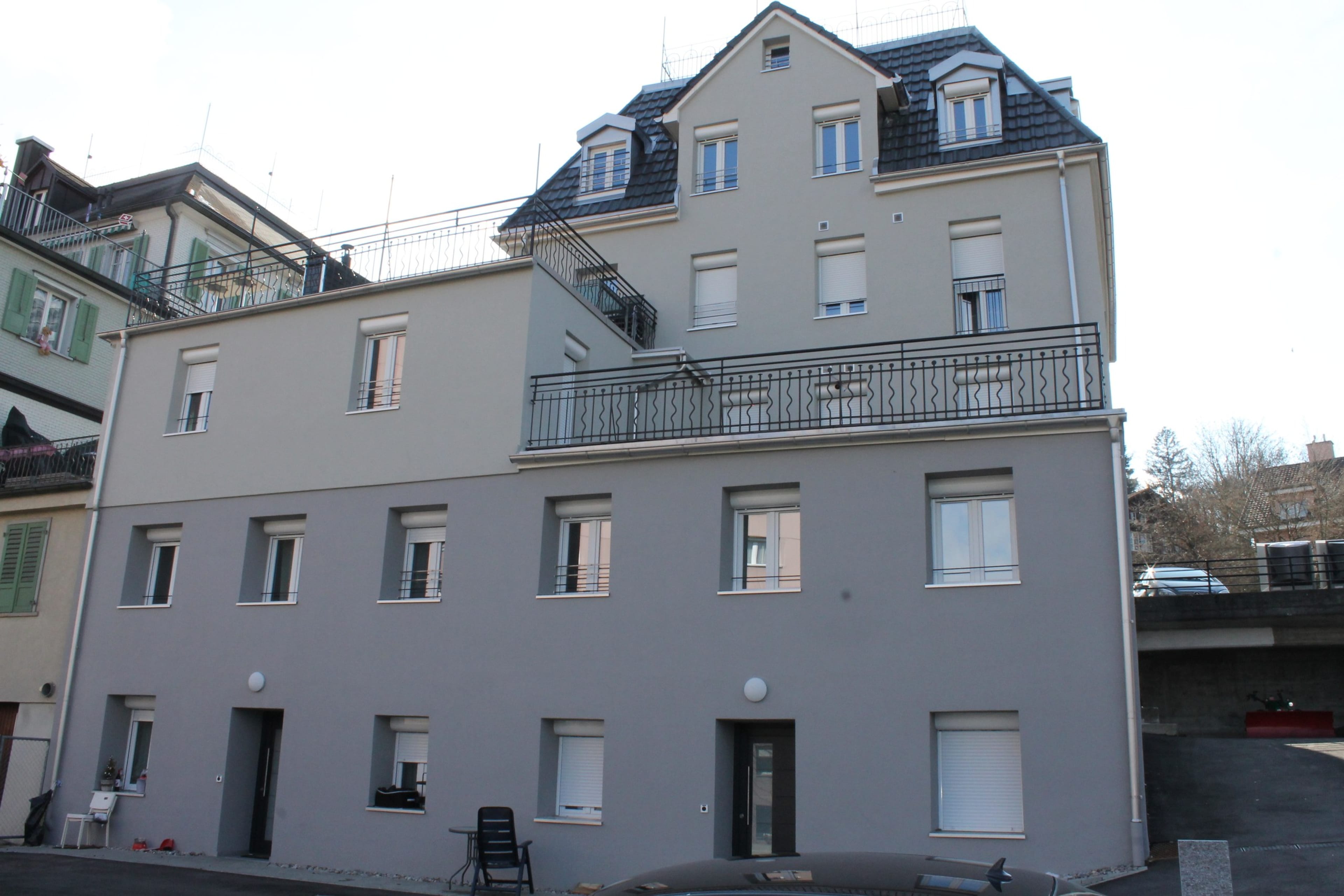 Neuwertiges Mehrfamilienhaus mit 9 Einheiten in Wittenbach kaufen - Bild 2