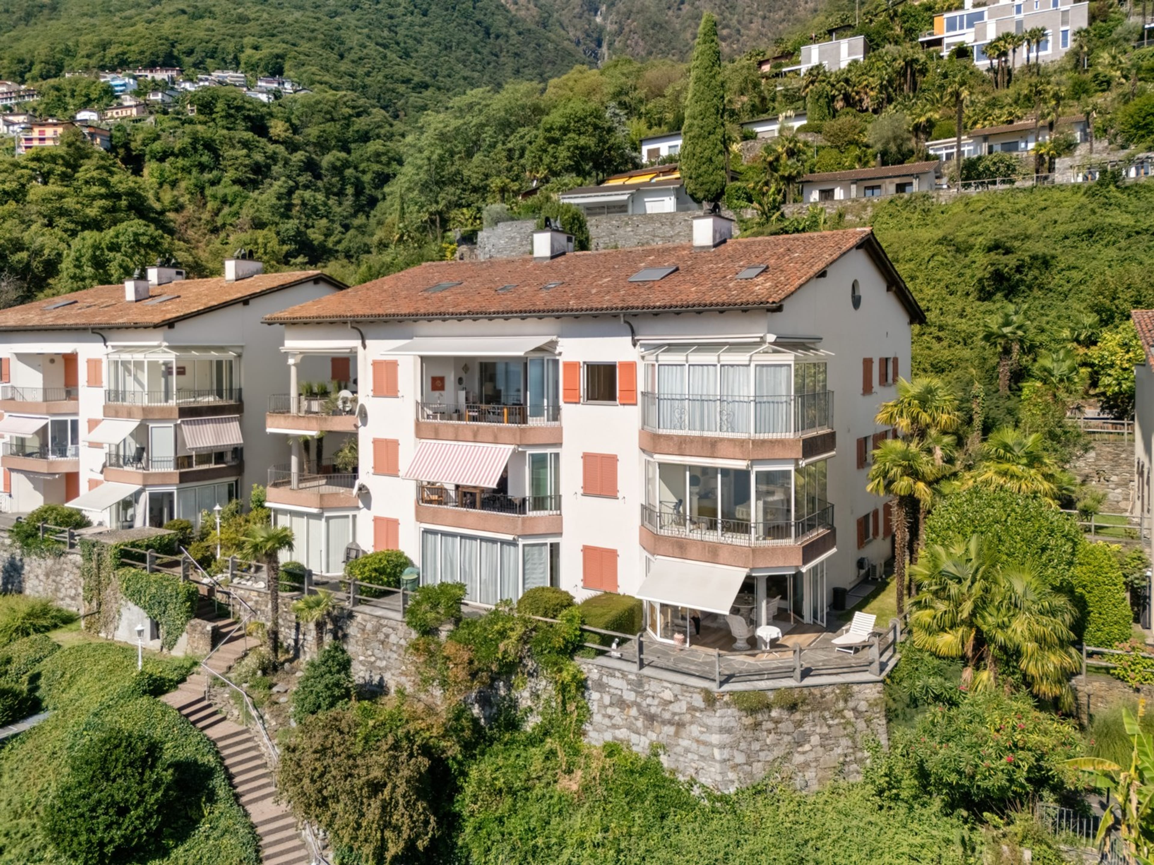 2.5-Zimmer-Attikawohnung mit Panoramasicht in Brissago kaufen - 3