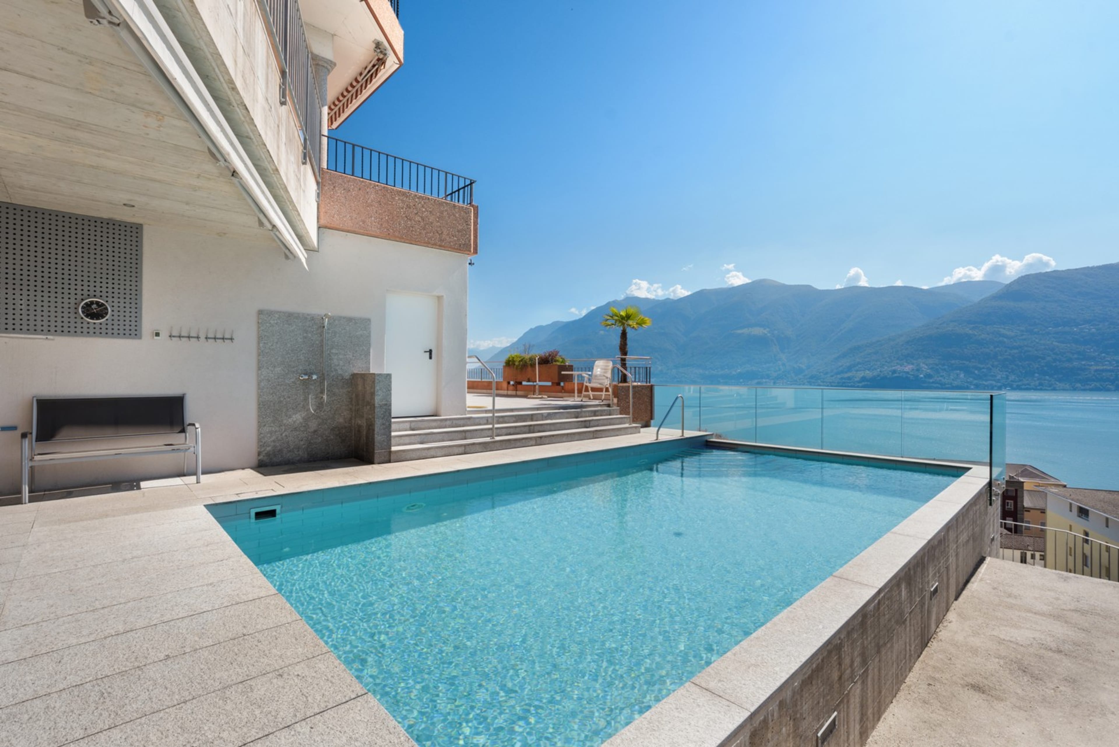 2.5-Zimmer-Attikawohnung mit Panoramasicht in Brissago kaufen - 12