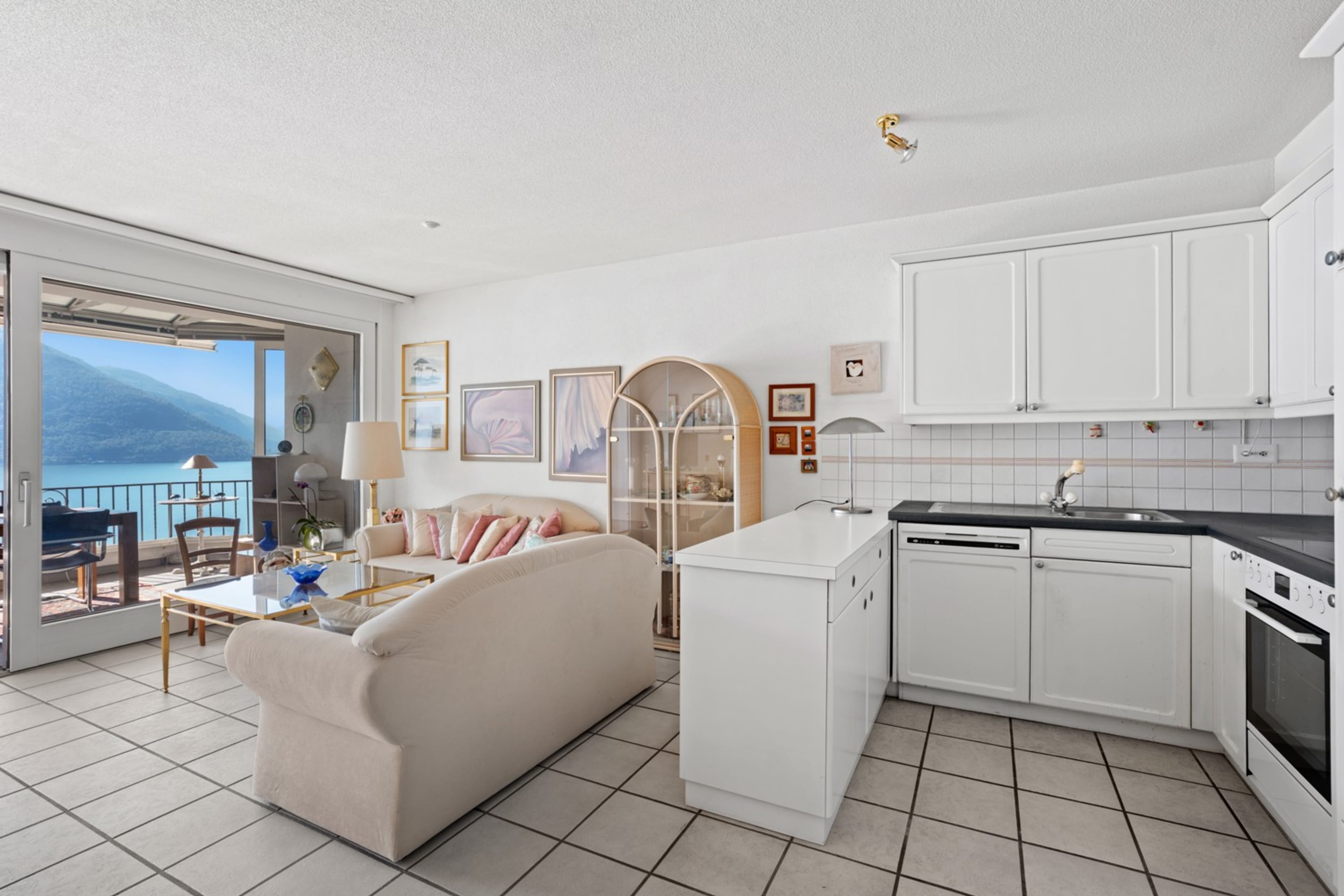 2.5-Zimmer-Attikawohnung mit Panoramasicht in Brissago kaufen - 4
