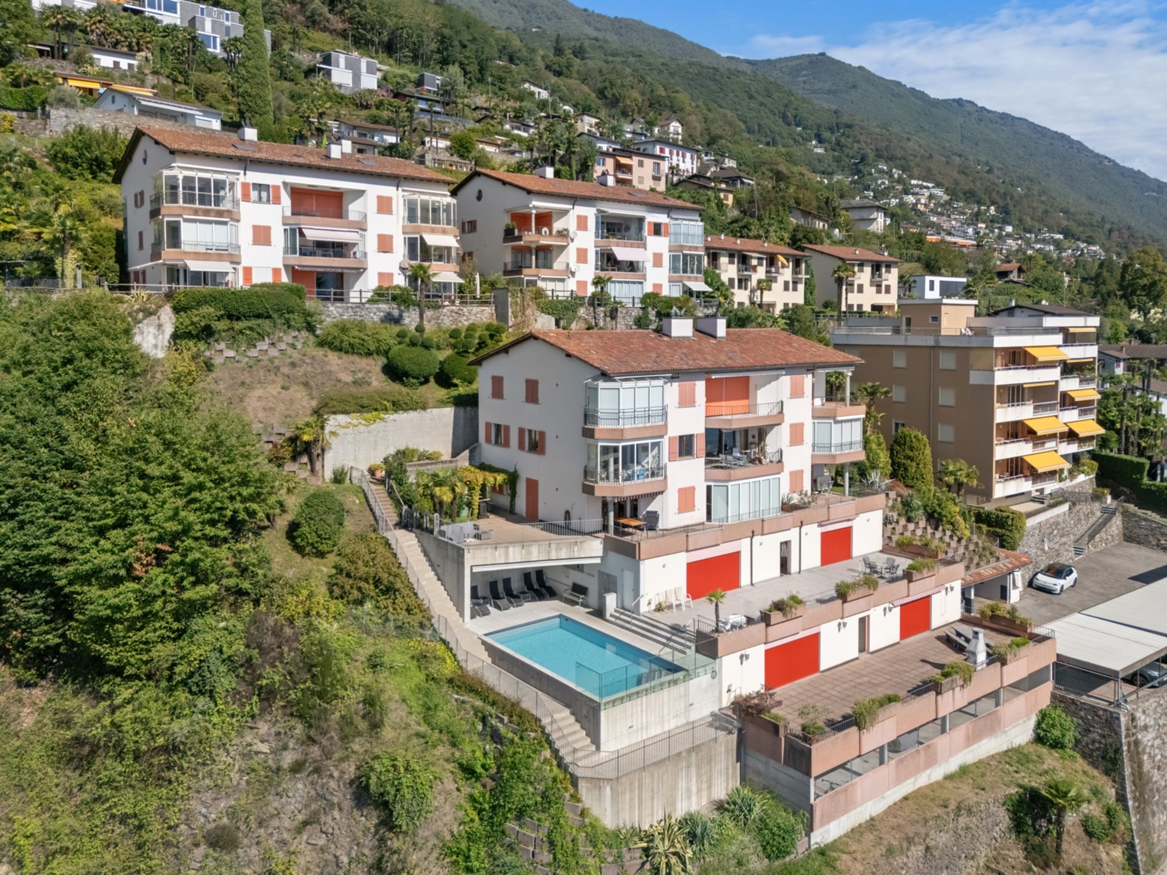 2.5-Zimmer-Attikawohnung mit Panoramasicht in Brissago kaufen - 2
