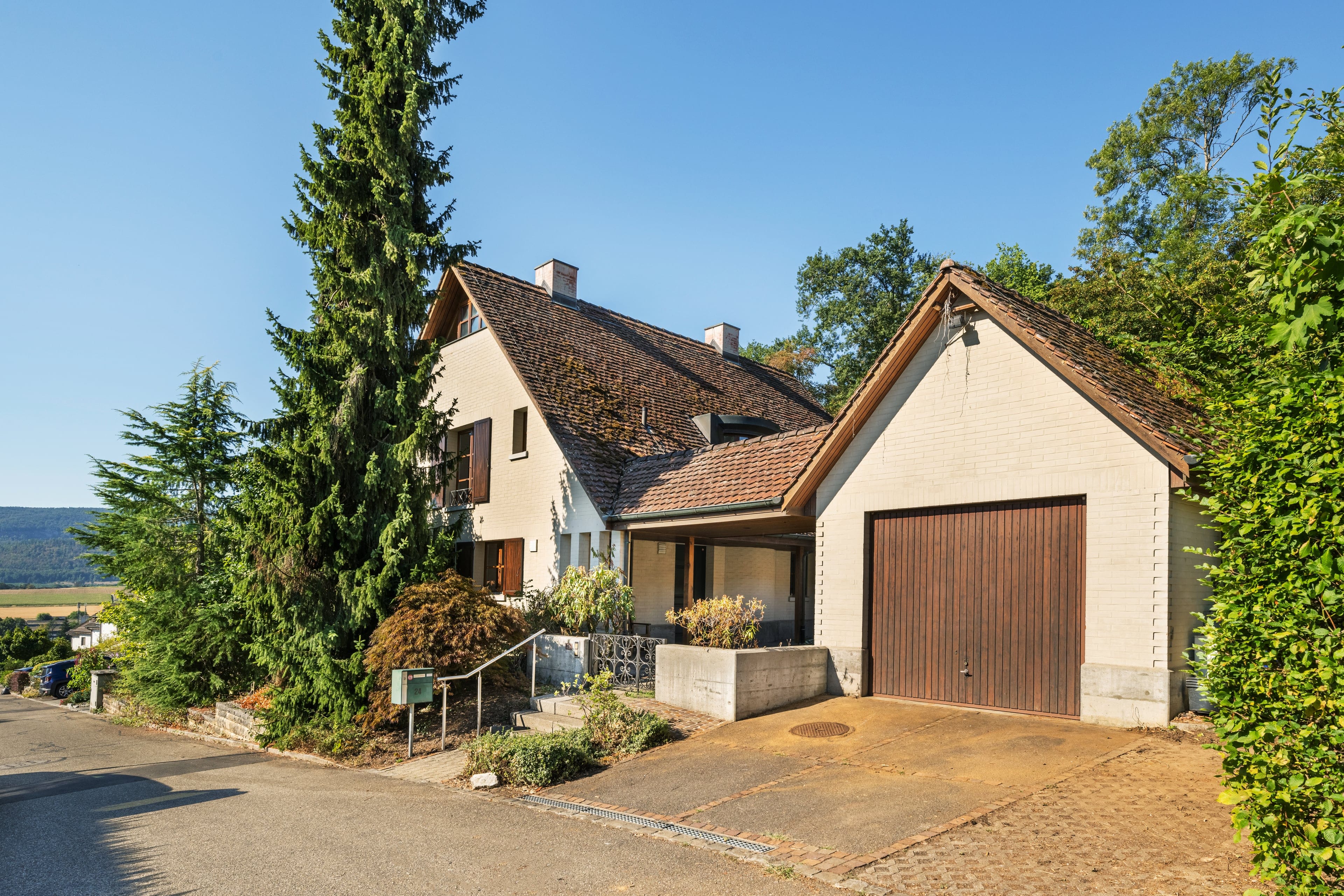 Freistehendes Einfamilienhaus mit viel Privatsphäre, grosszügigem Garten und besonderem Charakter - 12