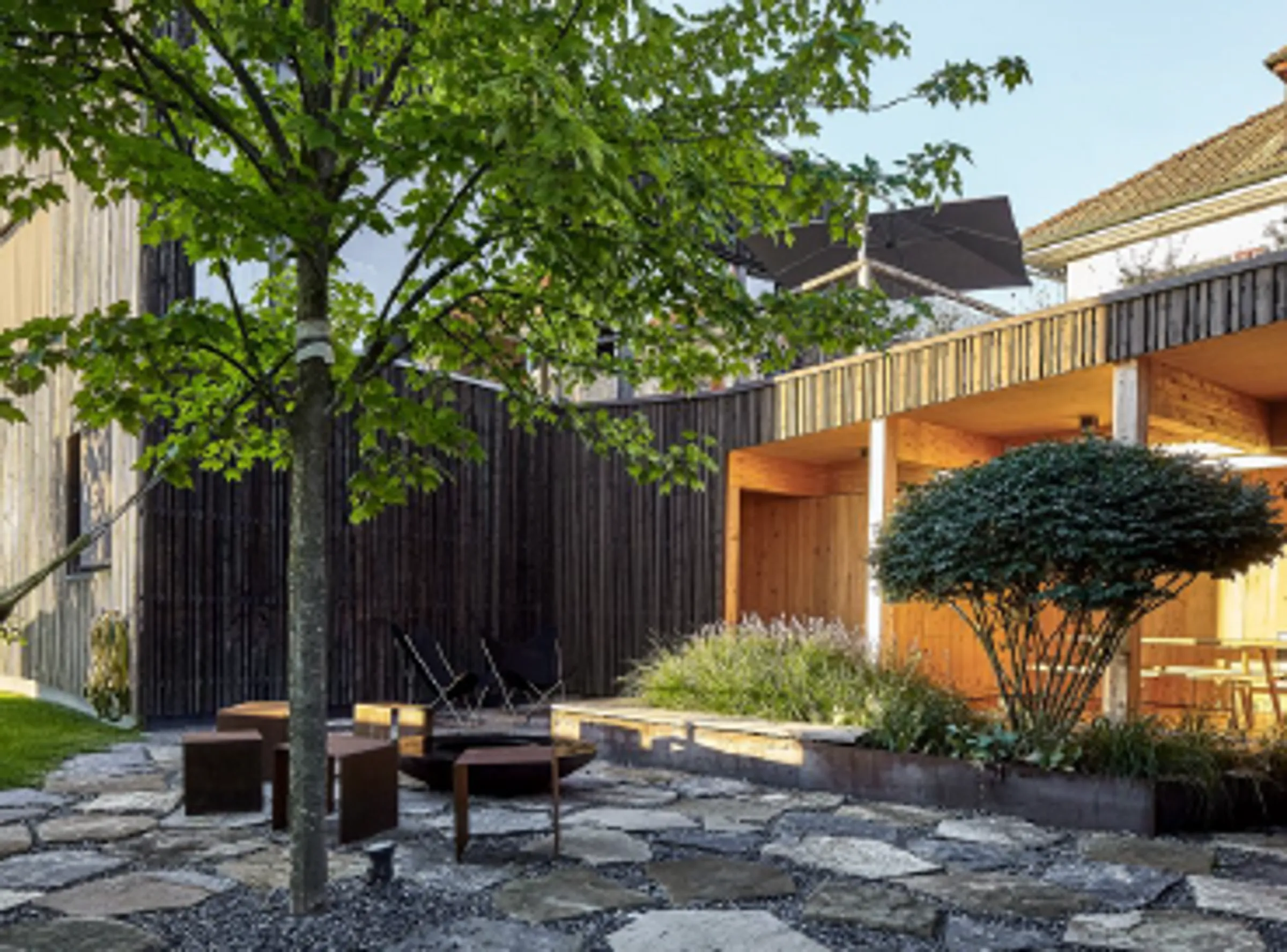 Bald im Angebot Designvilla mit Seesicht in Sempach