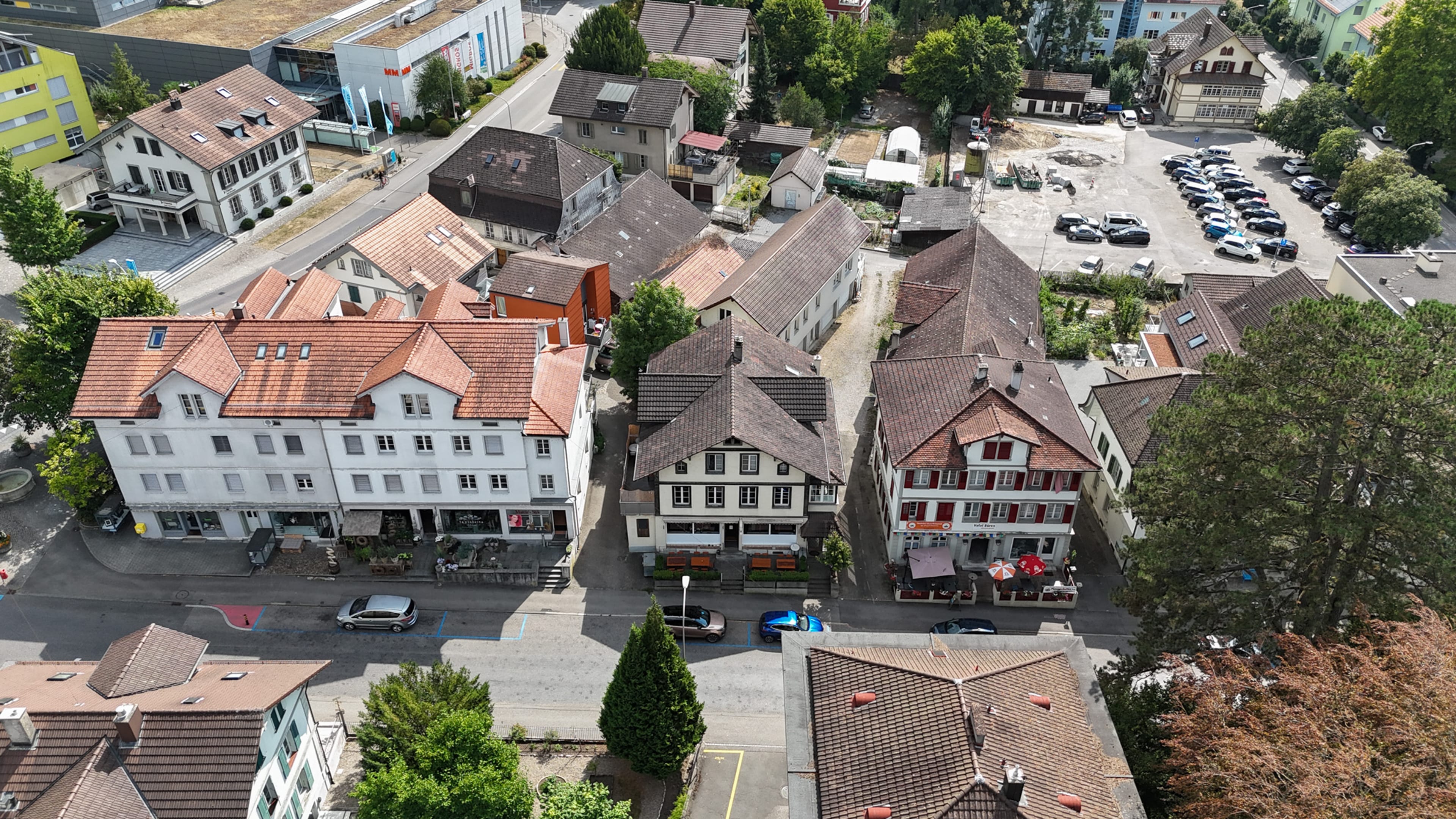 Wo Wohnen auf Gewerbe trifft – Vielseitige Liegenschaft mit Restaurant & Lagergebäude - 37