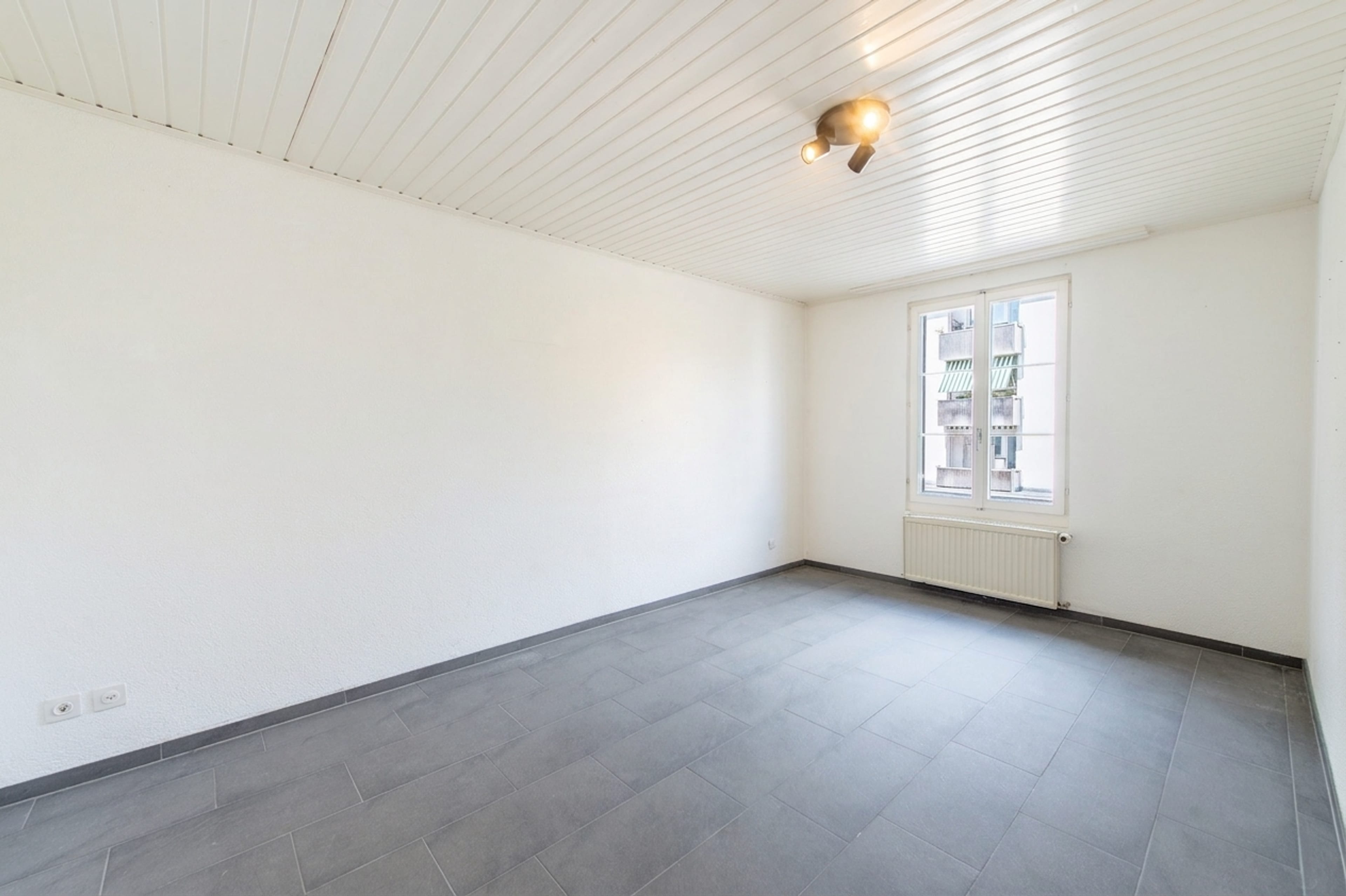 Wo Wohnen auf Gewerbe trifft – Vielseitige Liegenschaft mit Restaurant & Lagergebäude - 19