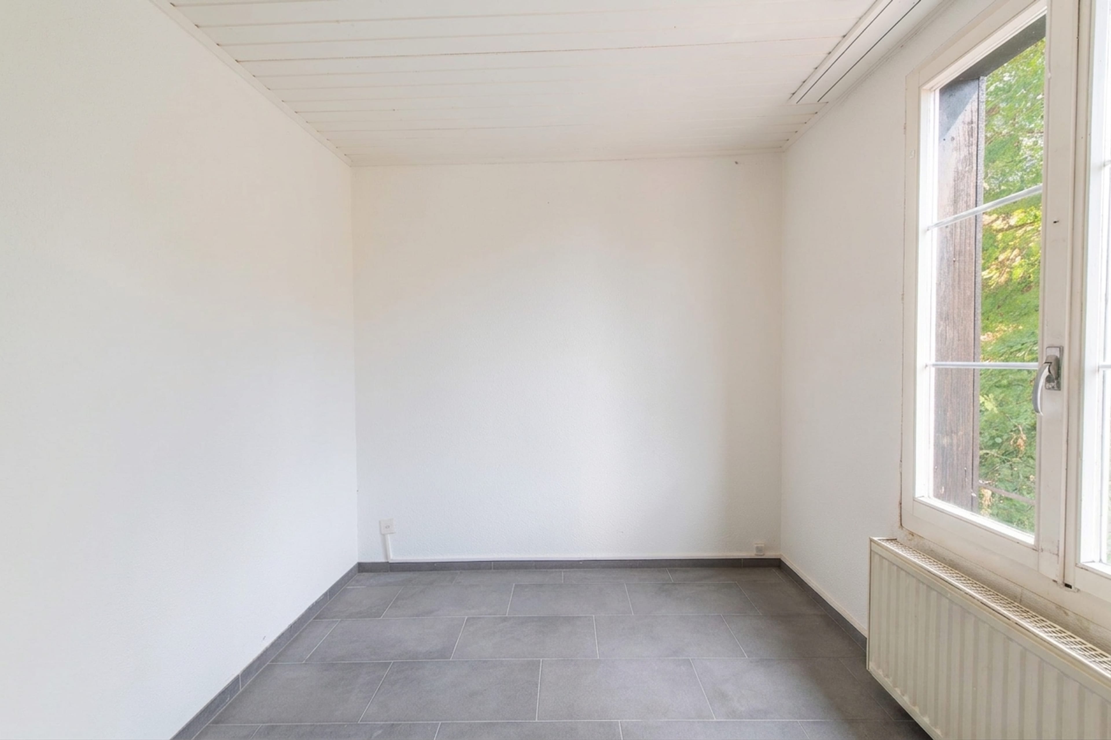 Wo Wohnen auf Gewerbe trifft – Vielseitige Liegenschaft mit Restaurant & Lagergebäude - 20