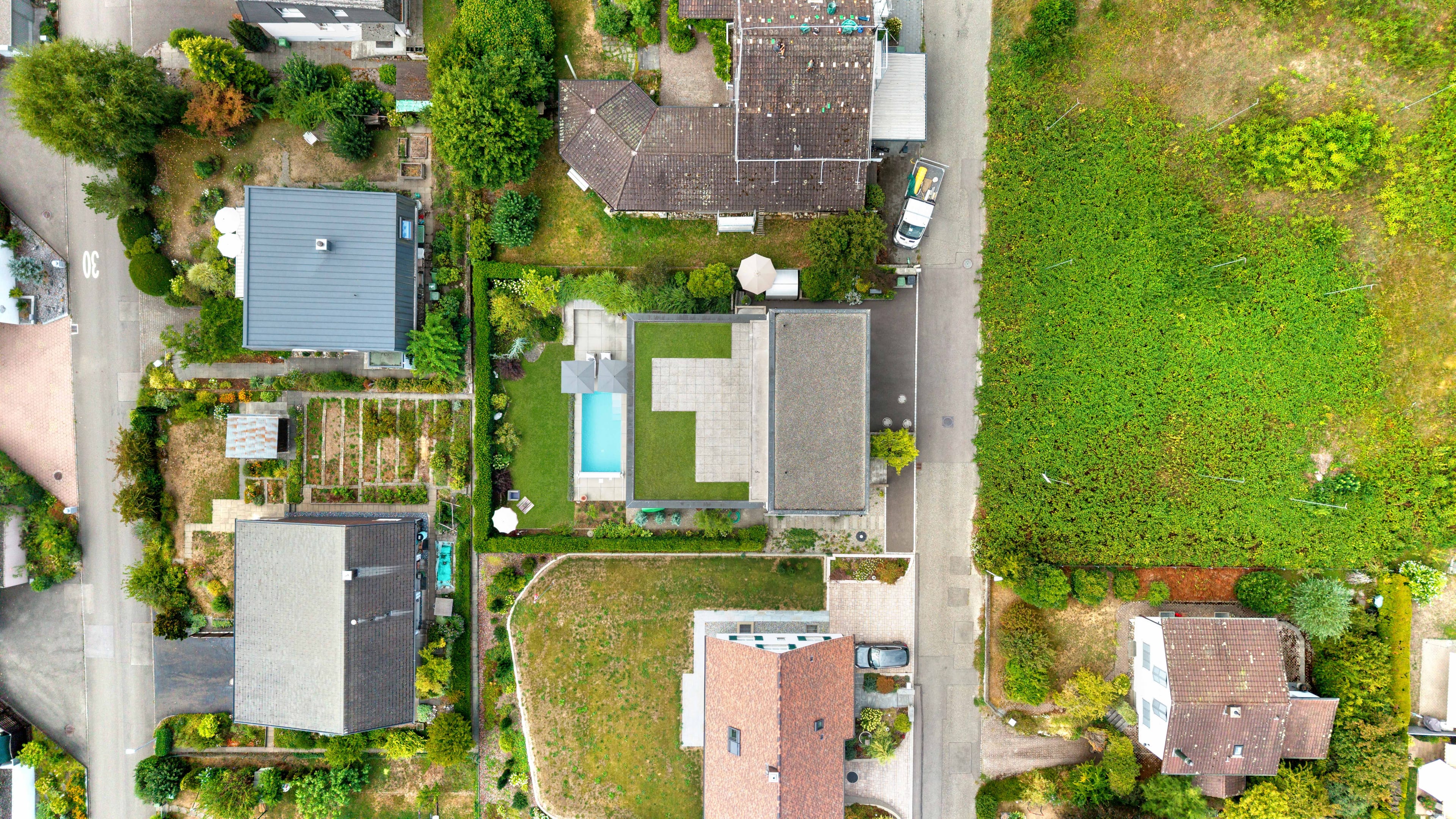 5-Zimmer-Gartenwohnung mit Pool in Wohlen kaufen - Bild 4
