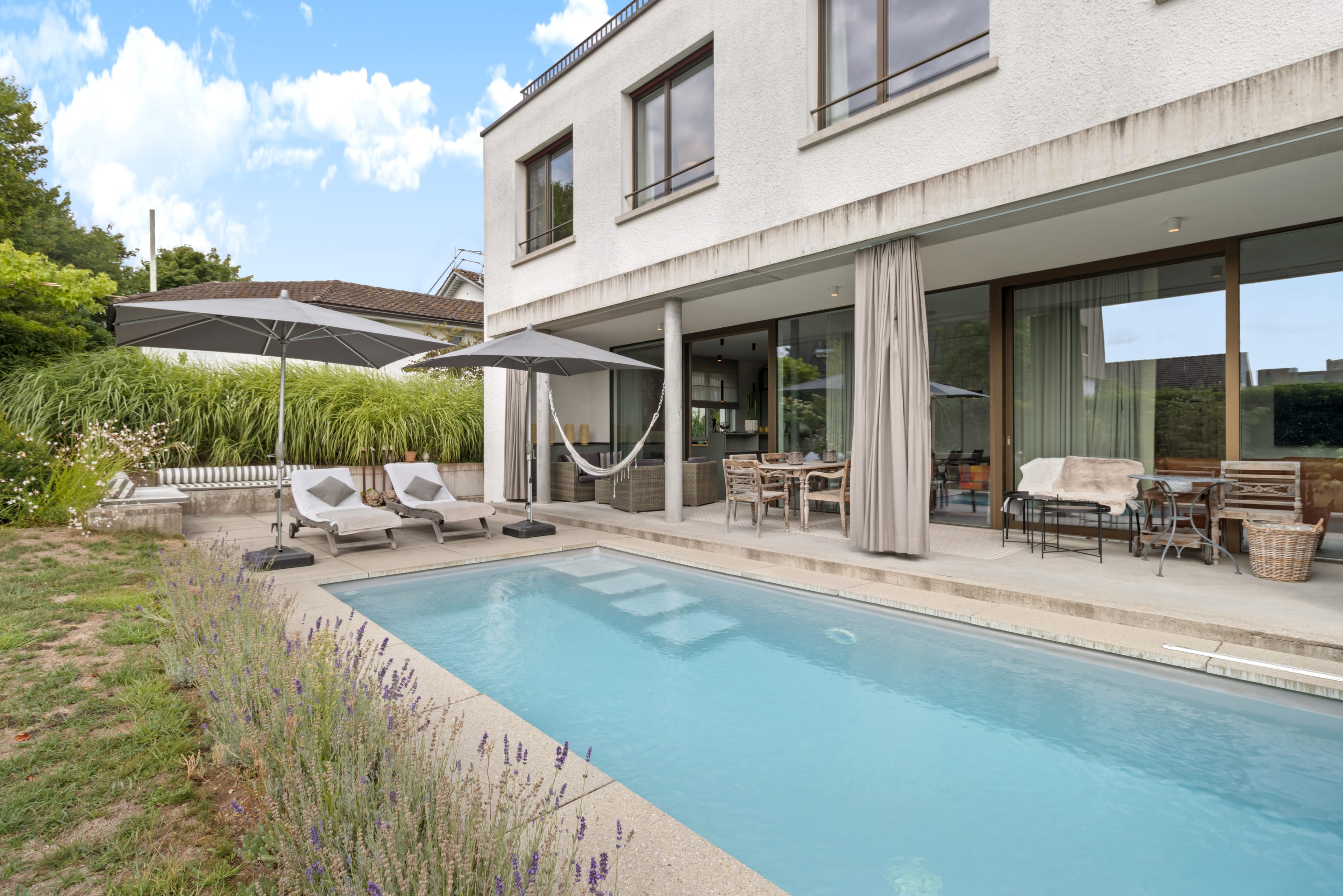 5-Zimmer-Gartenwohnung mit Pool in Wohlen kaufen - Bild 3