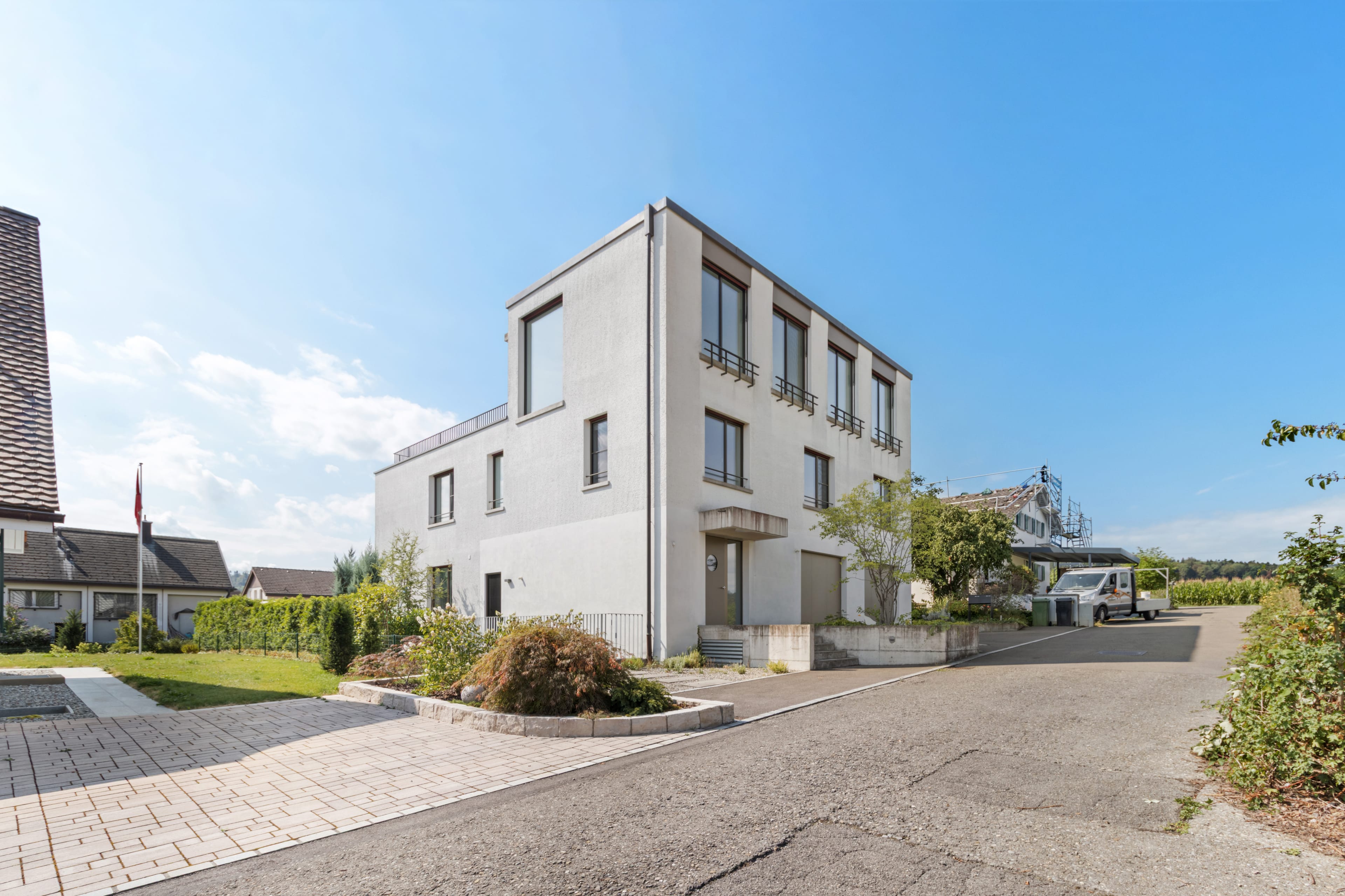 5-Zimmer-Gartenwohnung mit Pool in Wohlen kaufen - Bild 2