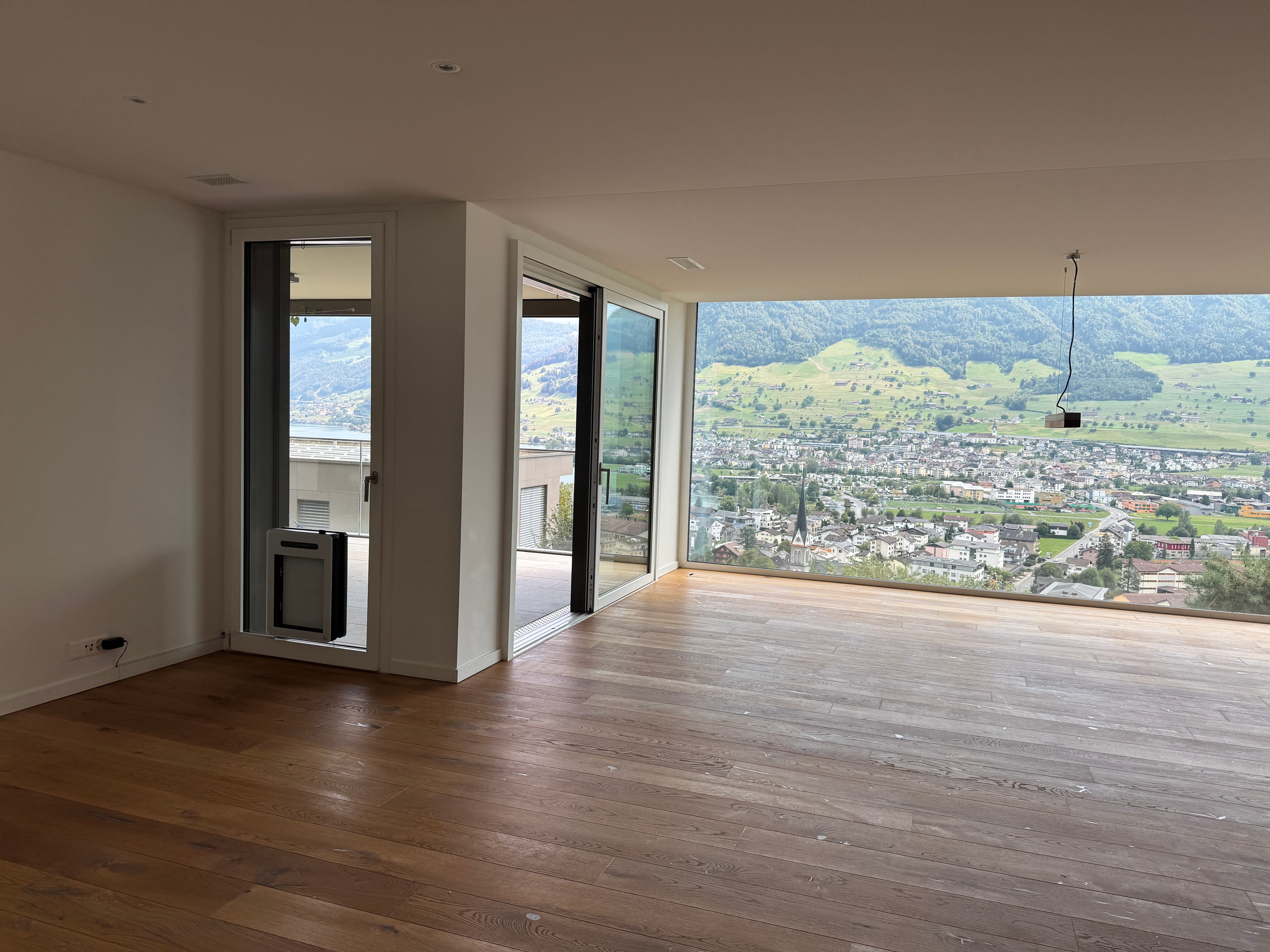 Grosszügige 4½-Zimmer-Wohnung mit Seesicht und sonnigem Balkon in Ennetbürgen mieten - 4