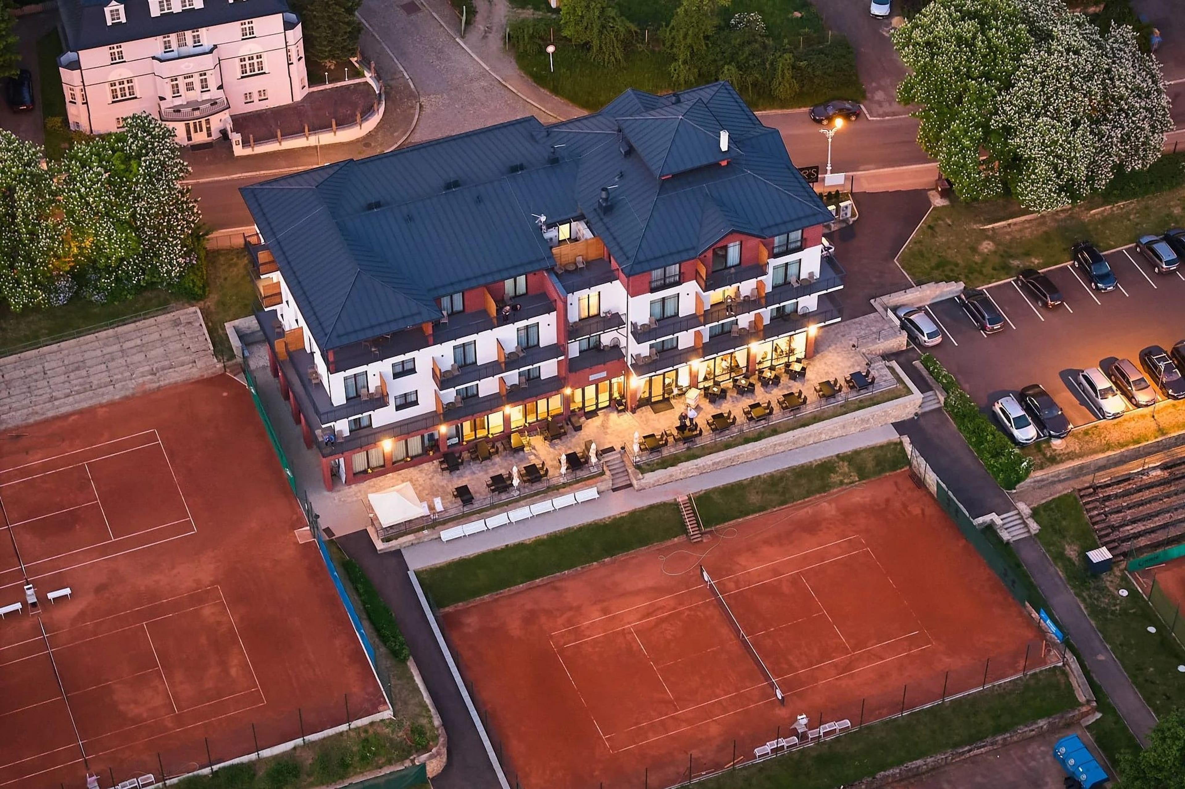 4-STERNE-HOTELRESORT MIT TENNISANLAGE - 2