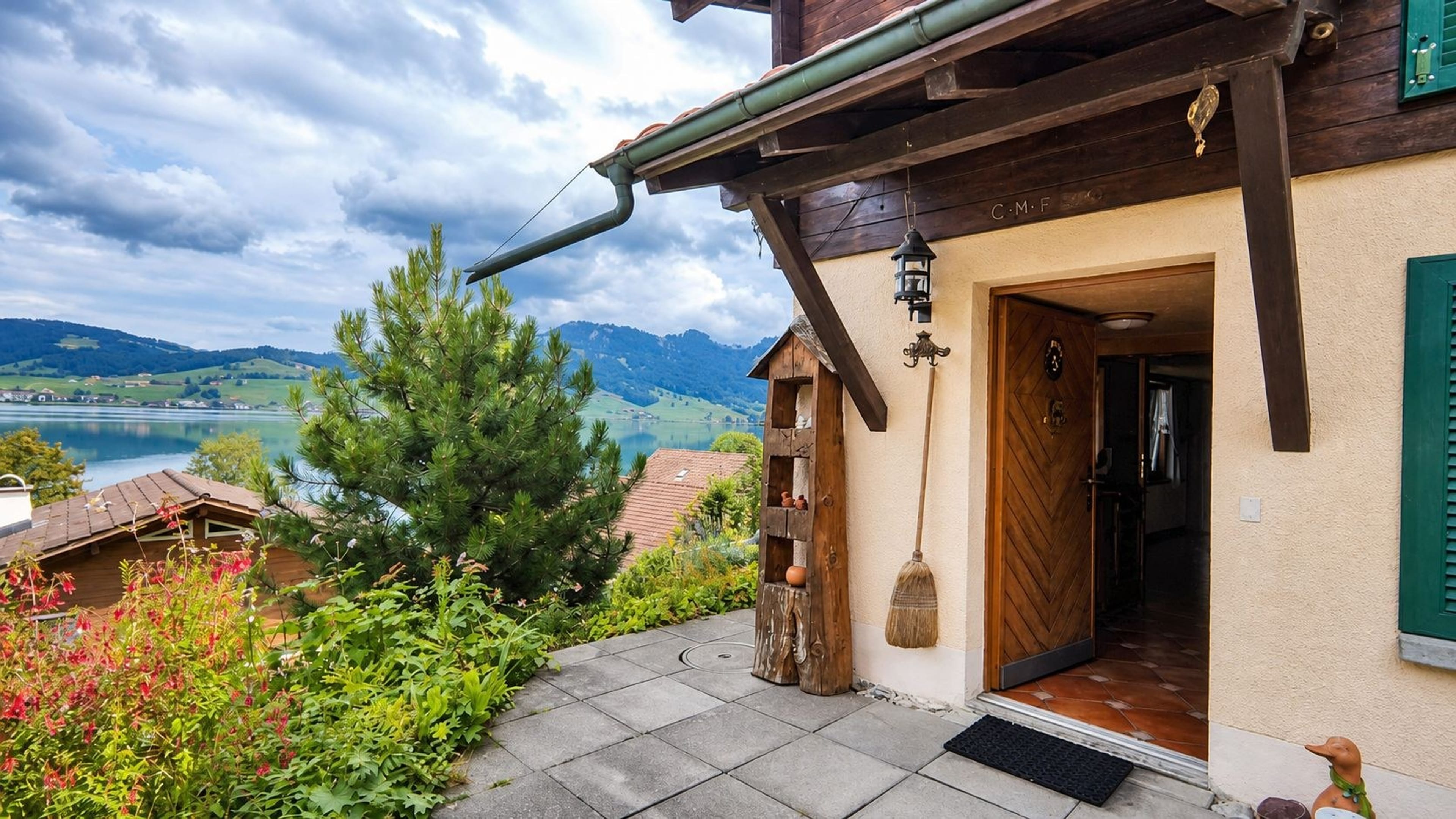 FERIENHAUS MIT SENSATIONELLER SEE- UND BERGSICHT - 7
