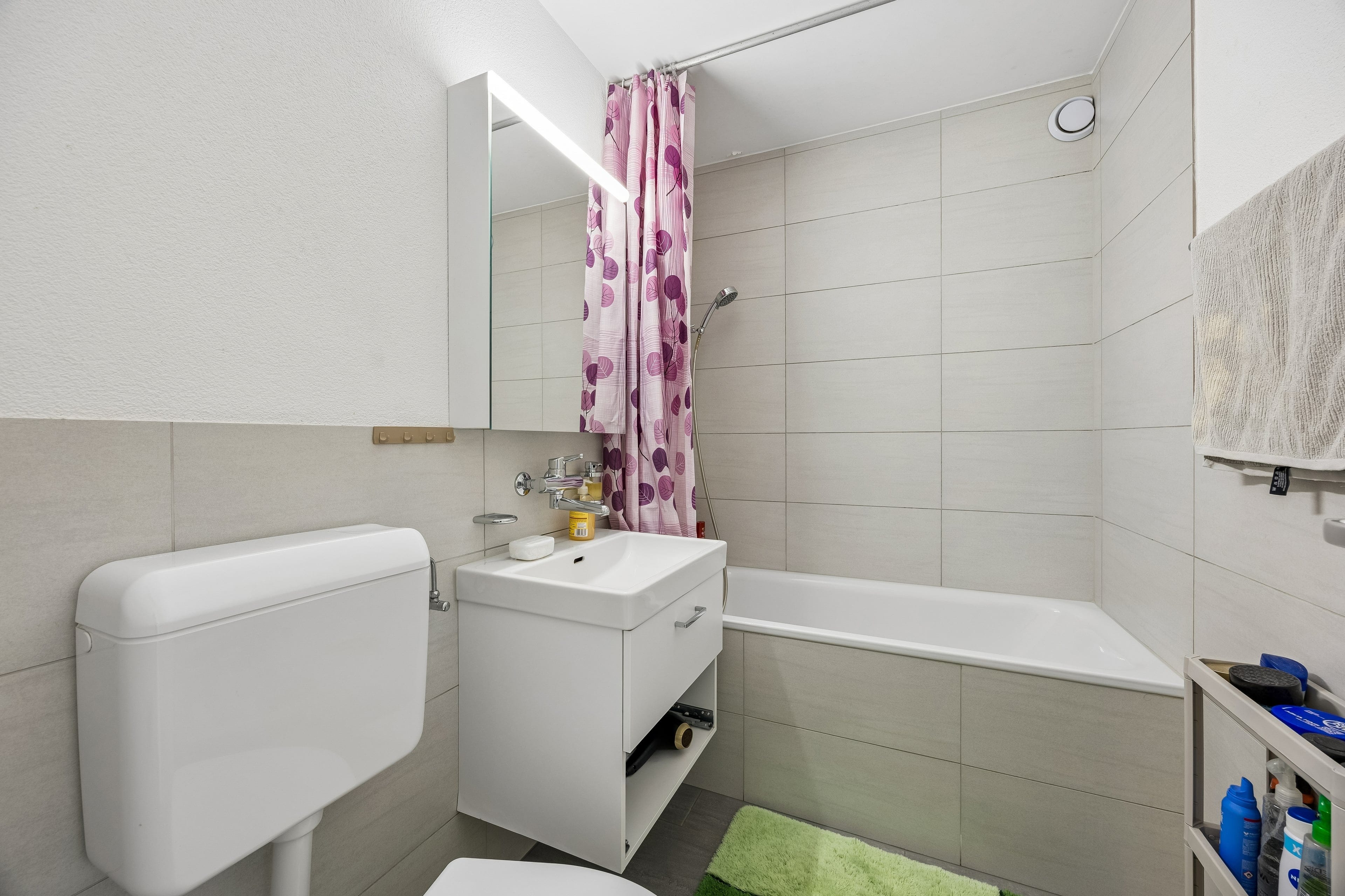 Attraktive 4.5-Zimmer-Wohnung im obersten Geschoss mit Lift und neuer Küche - 8