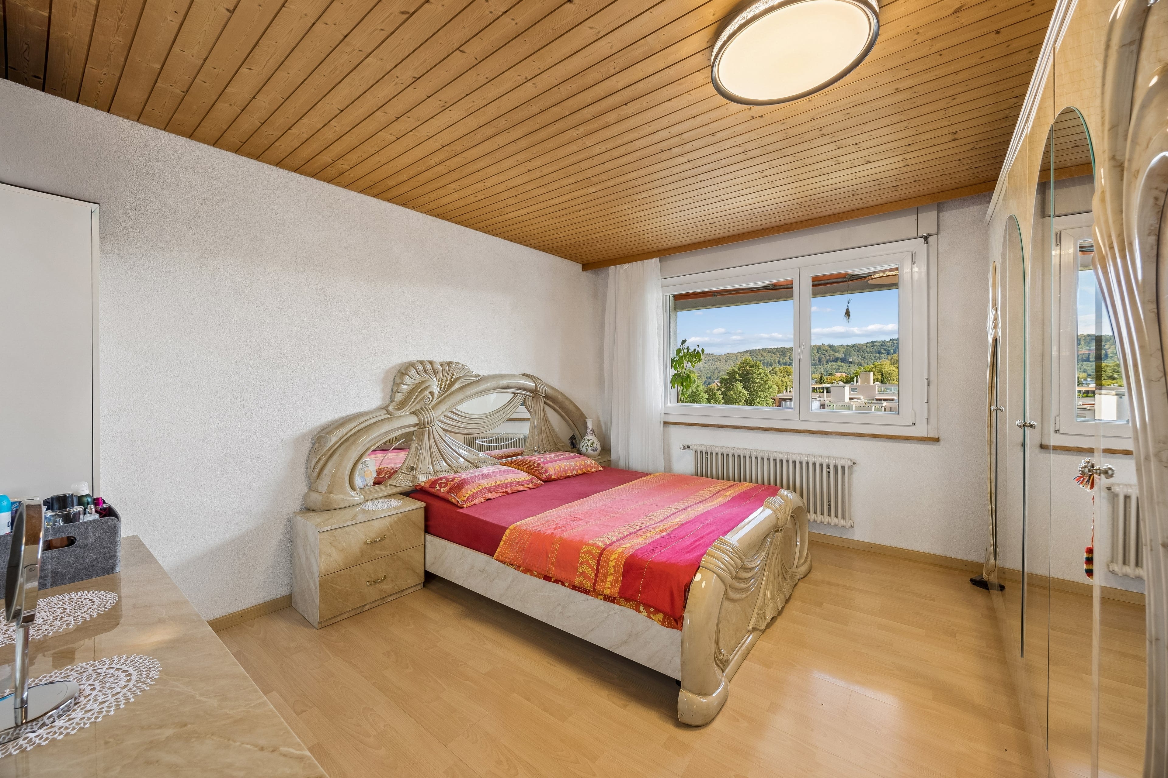 Attraktive 4.5-Zimmer-Wohnung im obersten Geschoss mit Lift und neuer Küche - 9