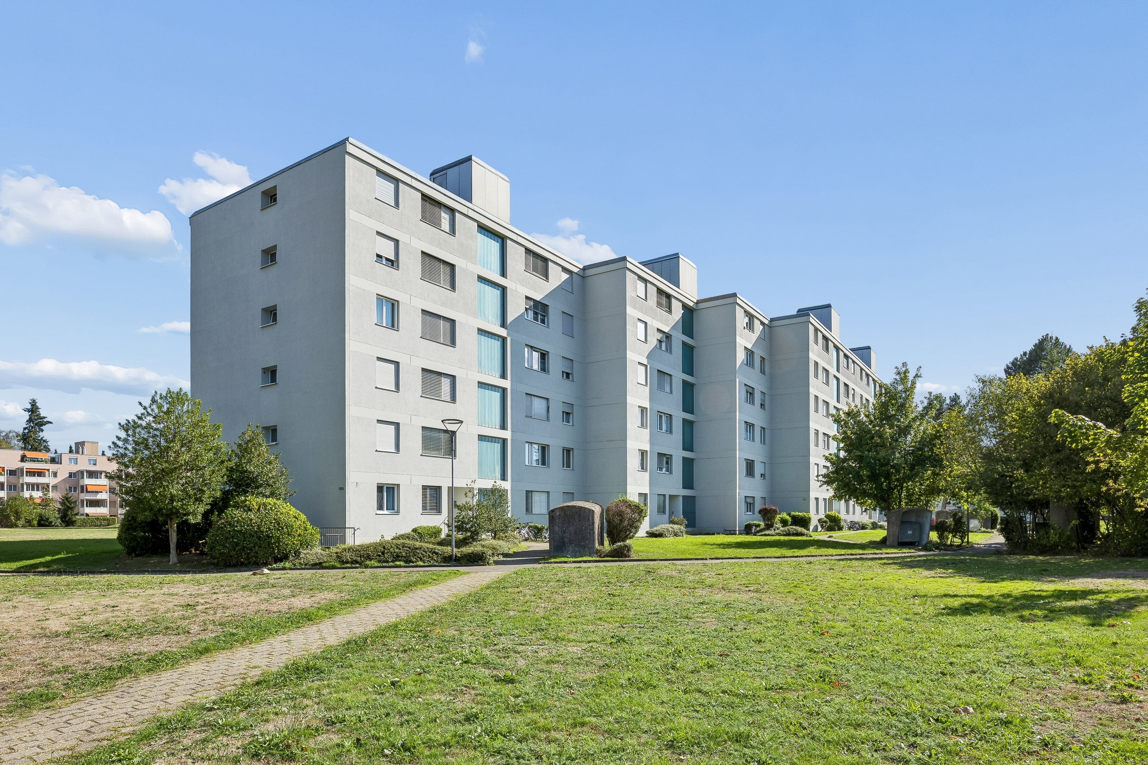 Attraktive 4.5-Zimmer-Wohnung im obersten Geschoss mit Lift und neuer Küche - 13