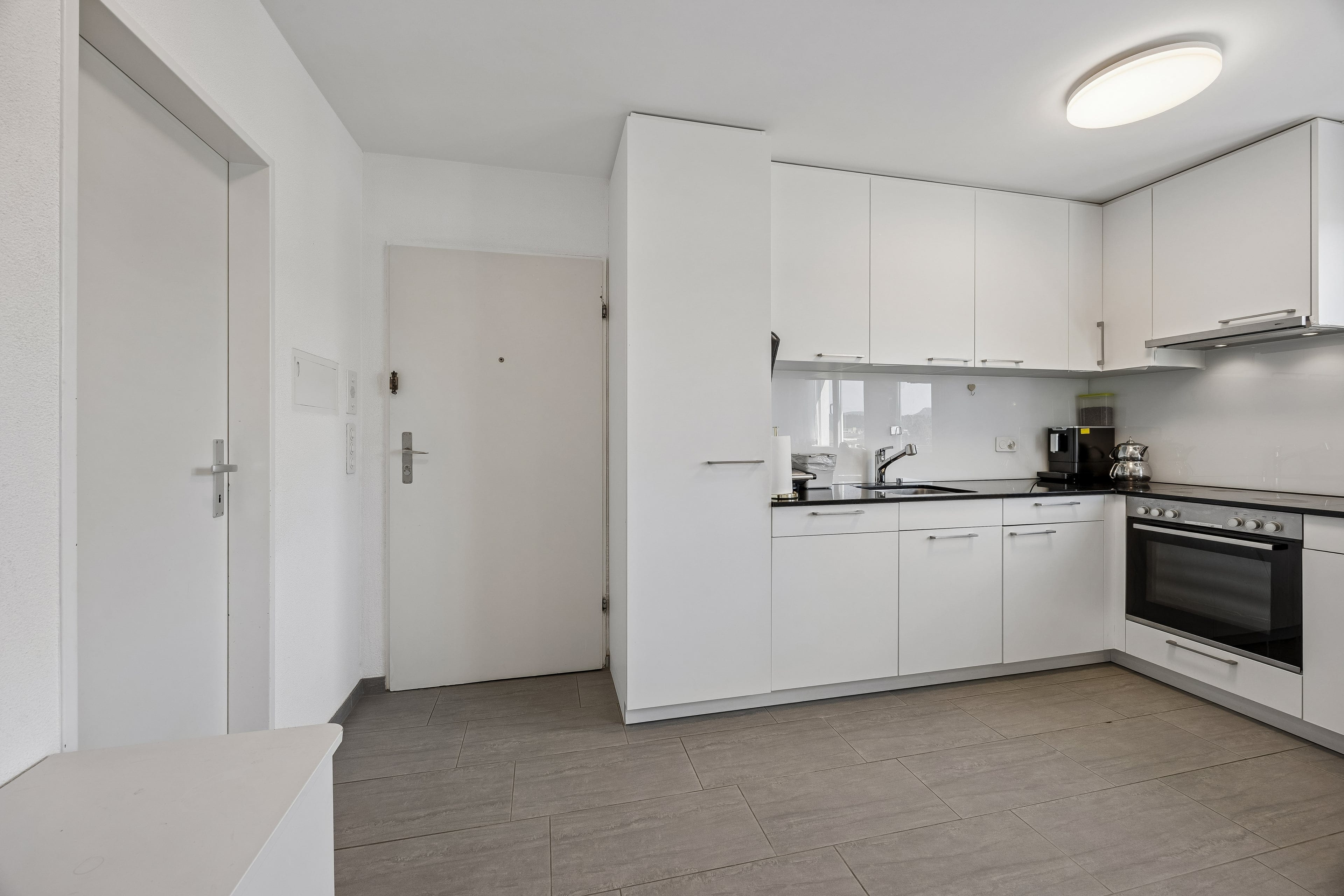 Attraktive 4.5-Zimmer-Wohnung im obersten Geschoss mit Lift und neuer Küche - 5