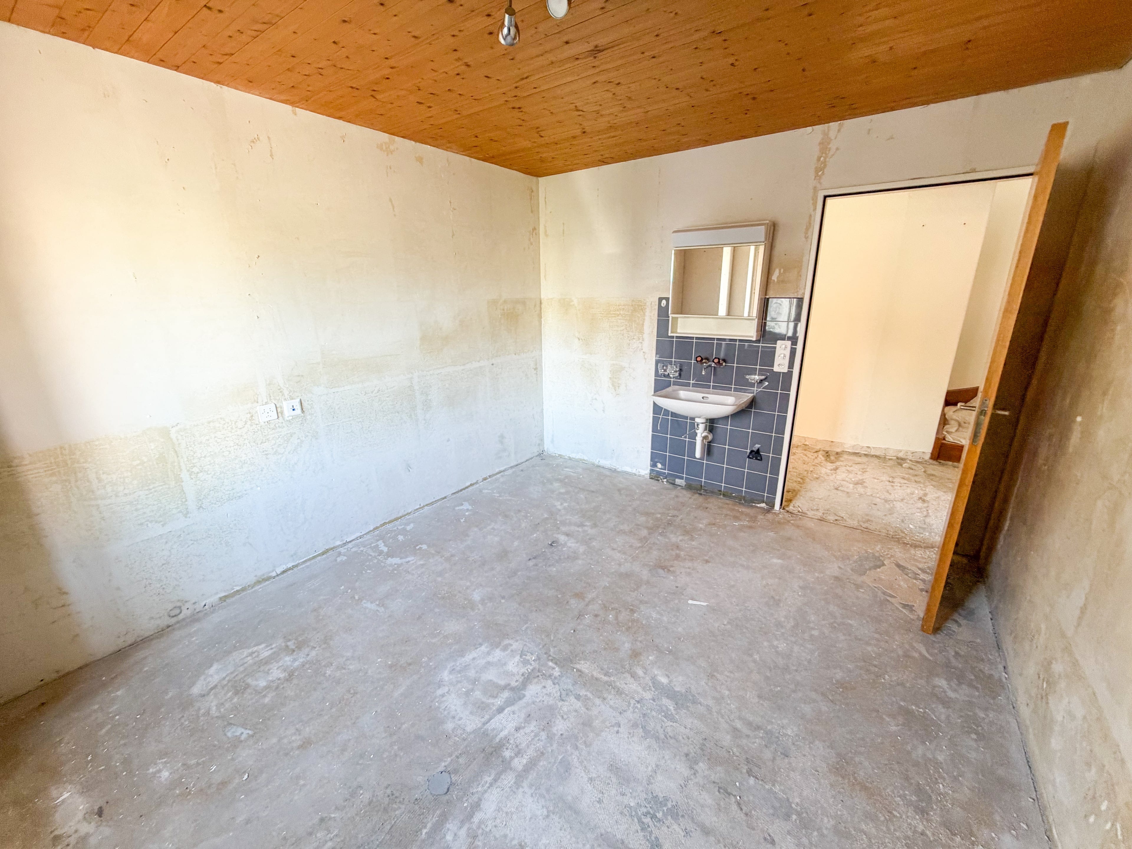 Wohnen und Arbeiten unter einem Dach - 6 Zimmer Einfamilienhaus mit Scheune - 7