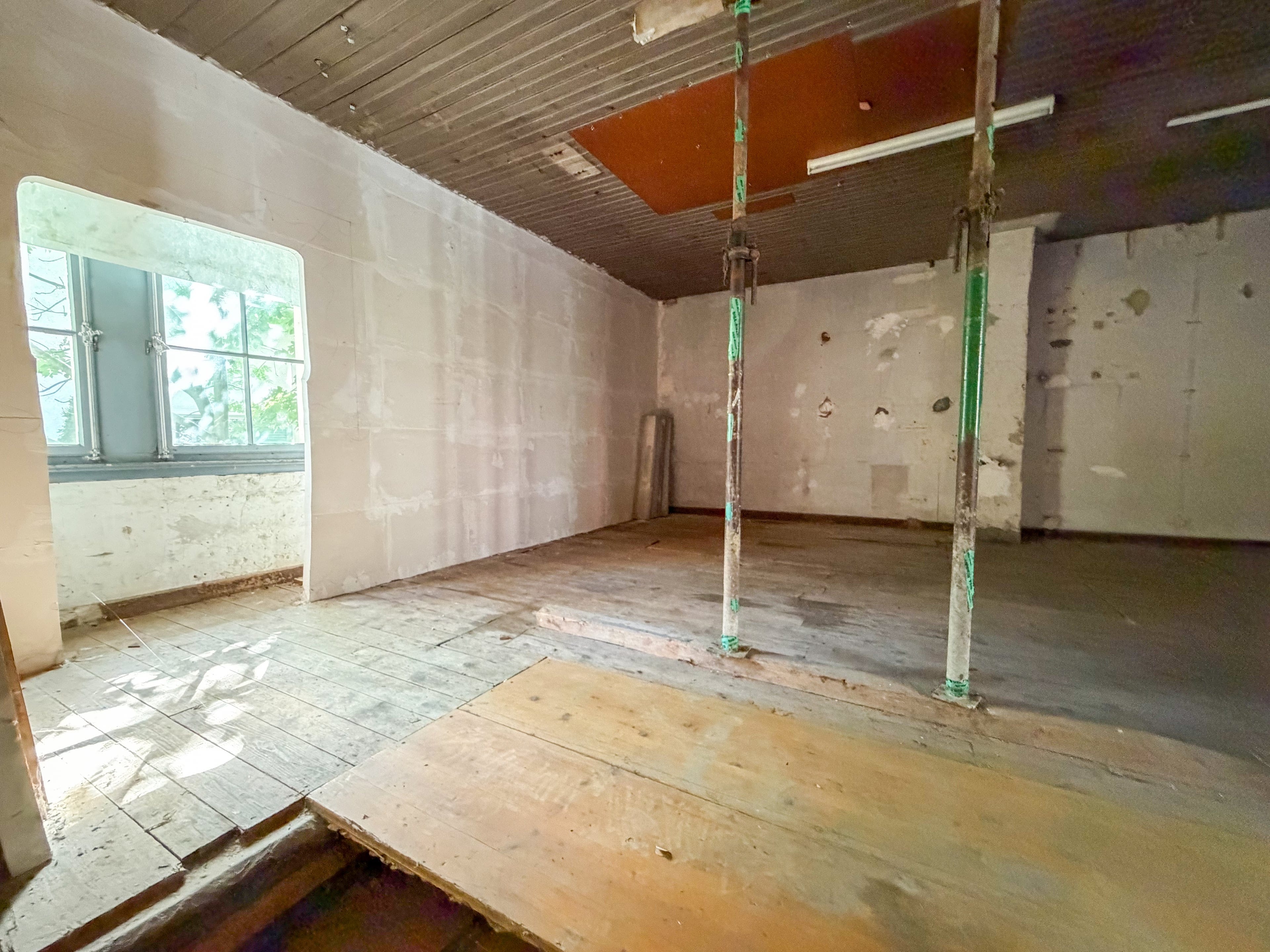 Wohnen und Arbeiten unter einem Dach - 6 Zimmer Einfamilienhaus mit Scheune - 6