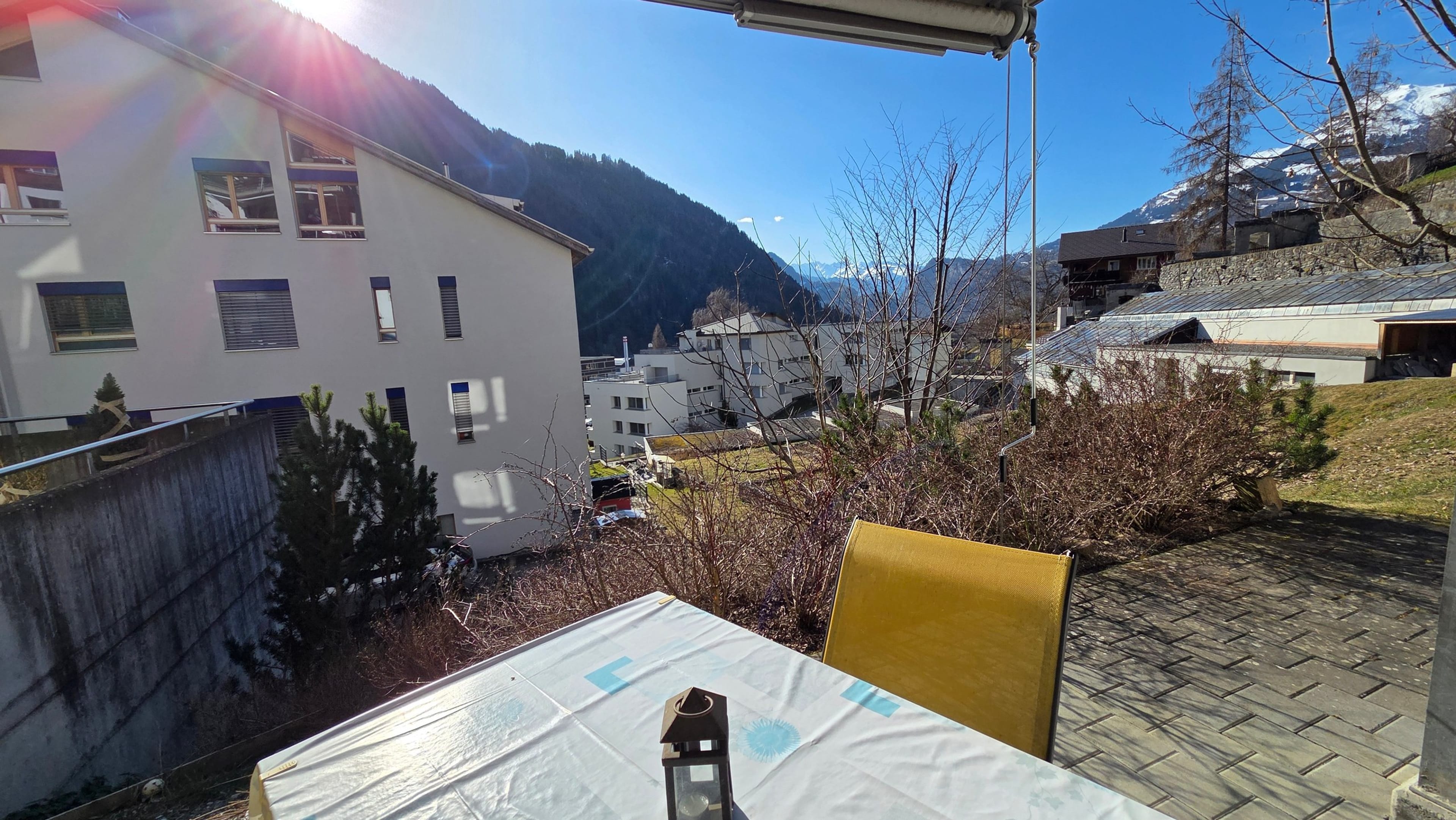 3.5-Zimmer-Gartenwohnung mit Bergsicht in Schiers
