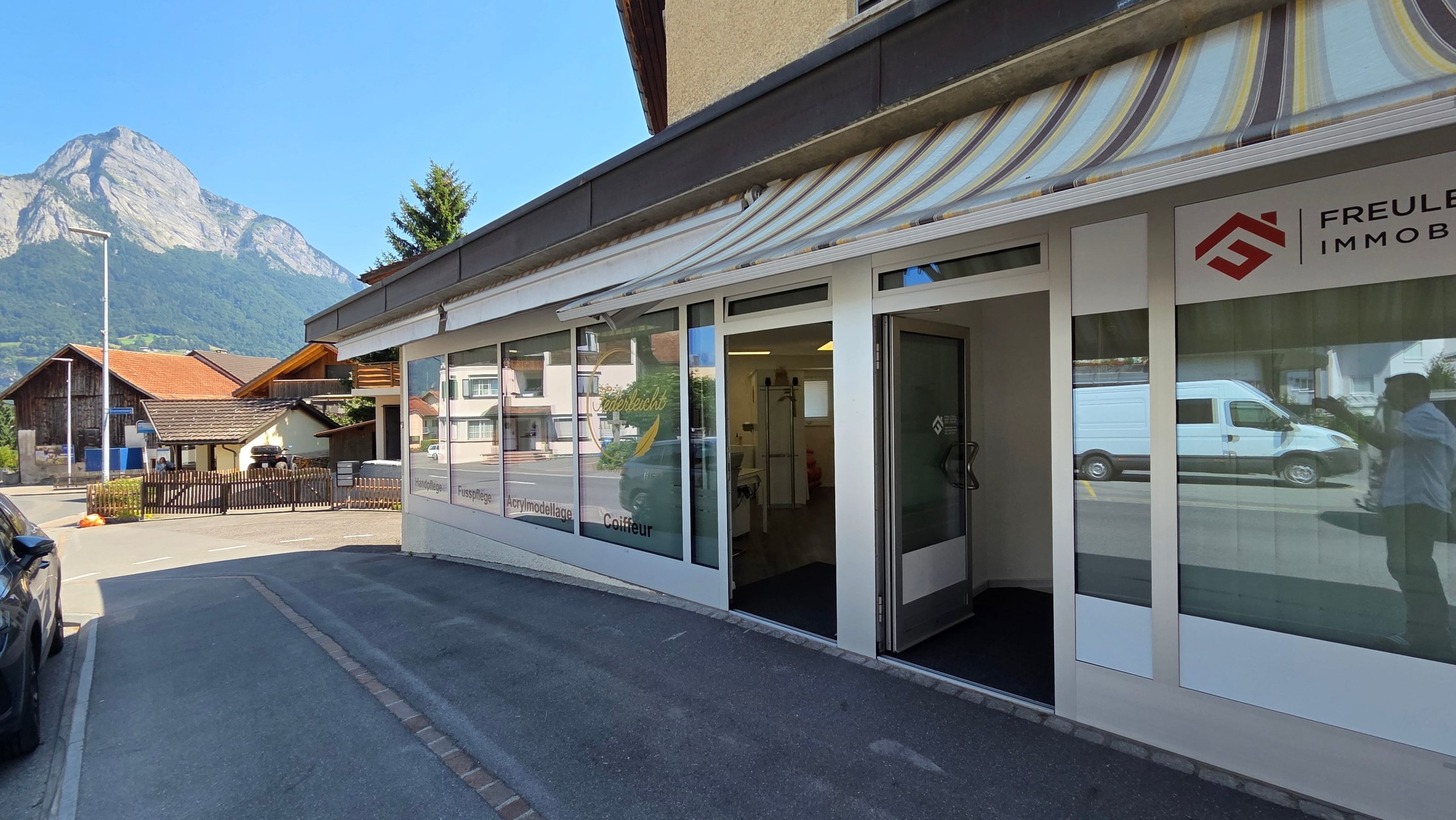 Helles Ladenlokal mit Schaufenster in Wangs mieten - 1