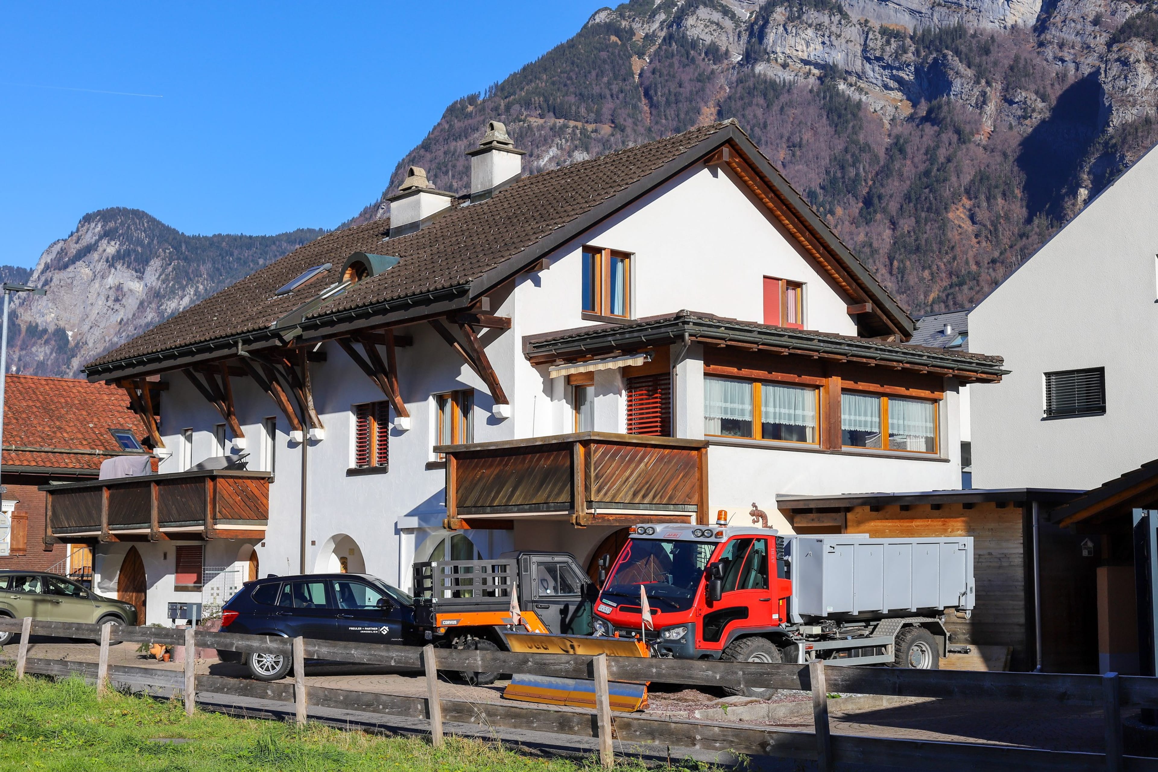 6.5-Zimmer Doppeleinfamilienhaus an zentraler Lage