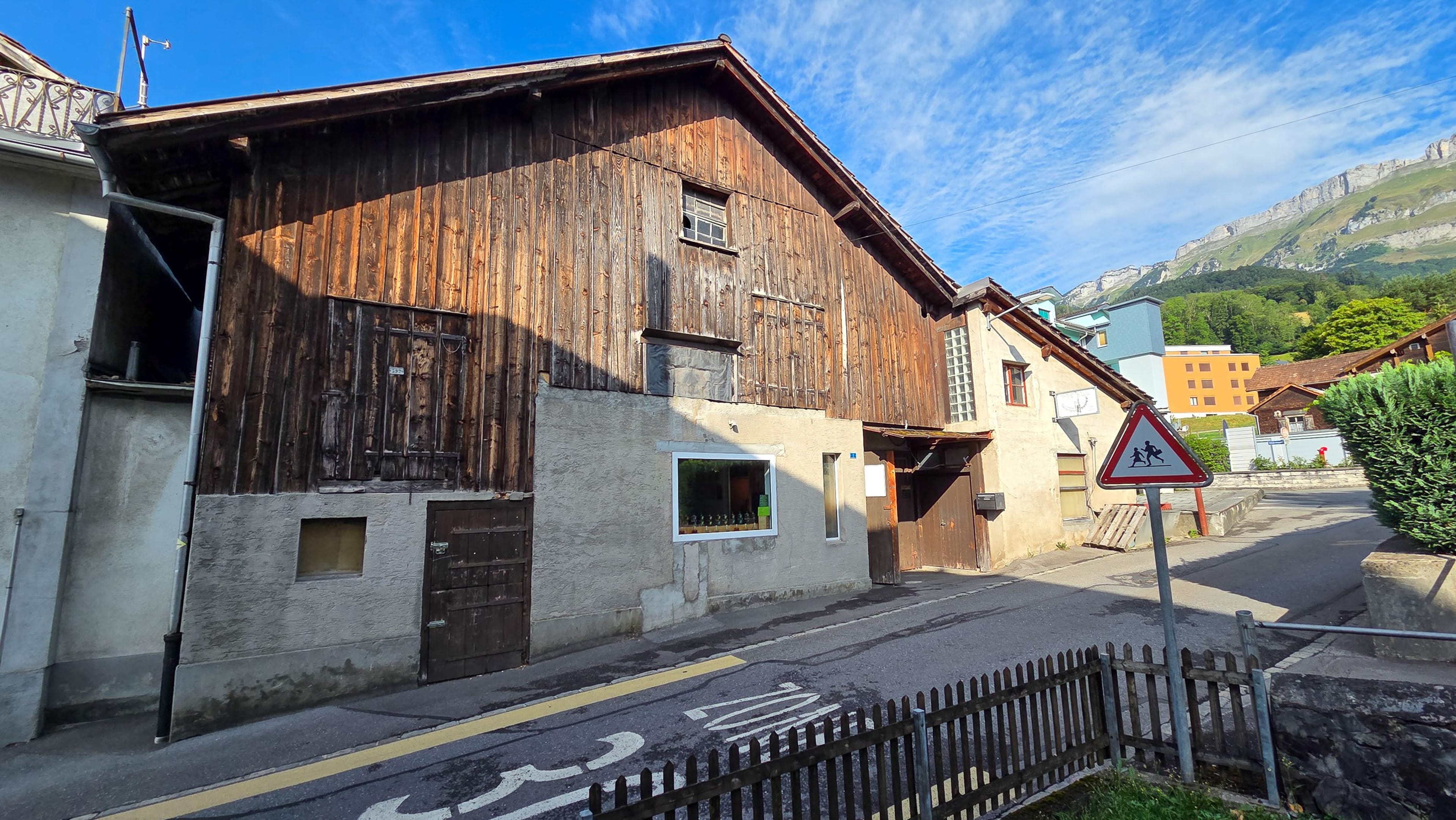 Gewerbeliegenschaft mit voll eingerichteter Brennerei und Ausbaupotenzial für eine grosszügige 5½-Zimmer-Wohnung - 14