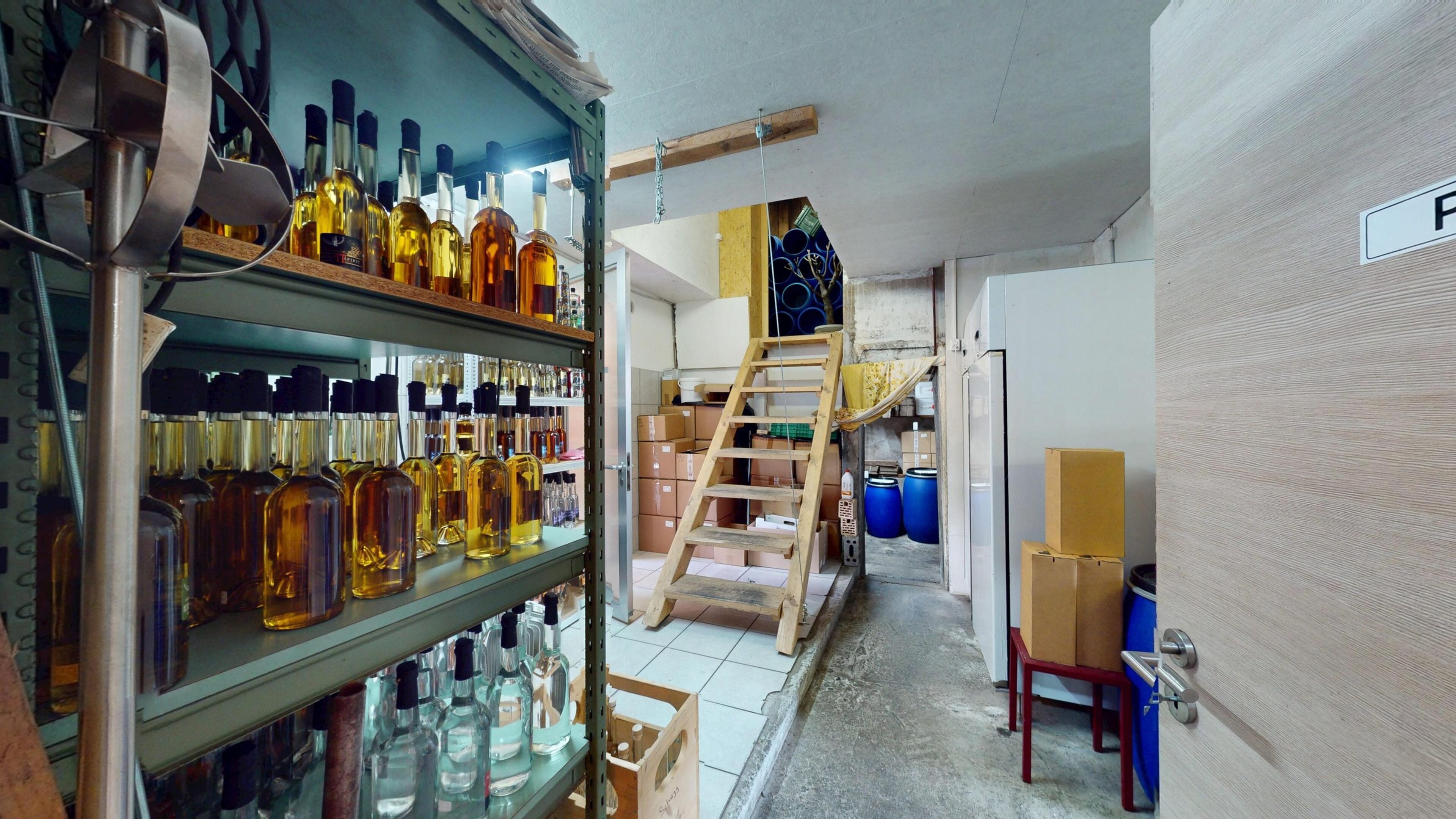 Gewerbeliegenschaft mit voll eingerichteter Brennerei und Ausbaupotenzial für eine grosszügige 5½-Zimmer-Wohnung - 9