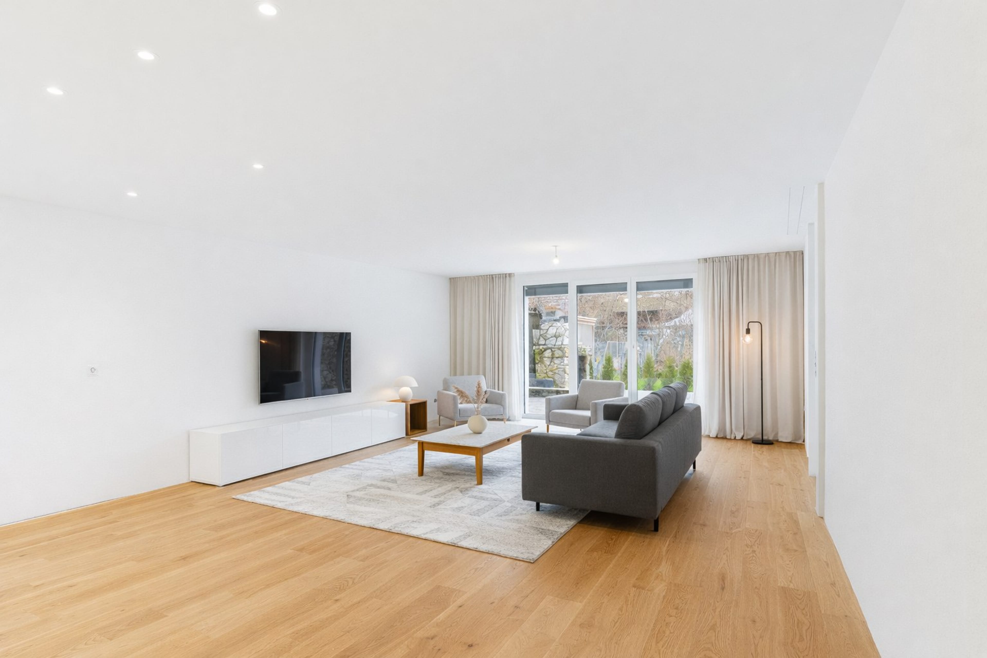 Frisch sanierte 4.5-Zimmer-Gartenwohnung - 4