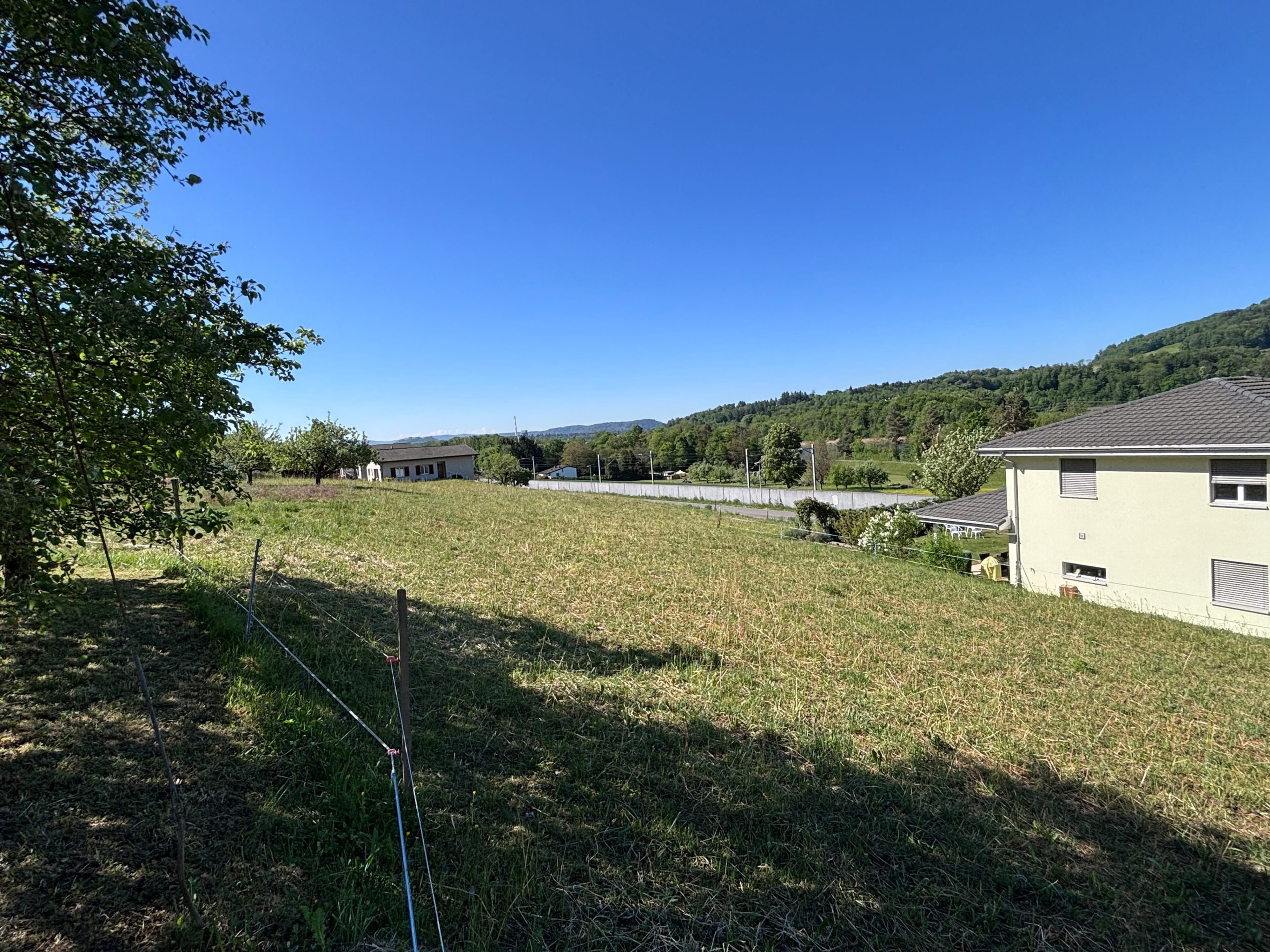 Mehrfamilienhaus mit 3 Wohneinheiten und Gewerbe – frisch saniert - 10