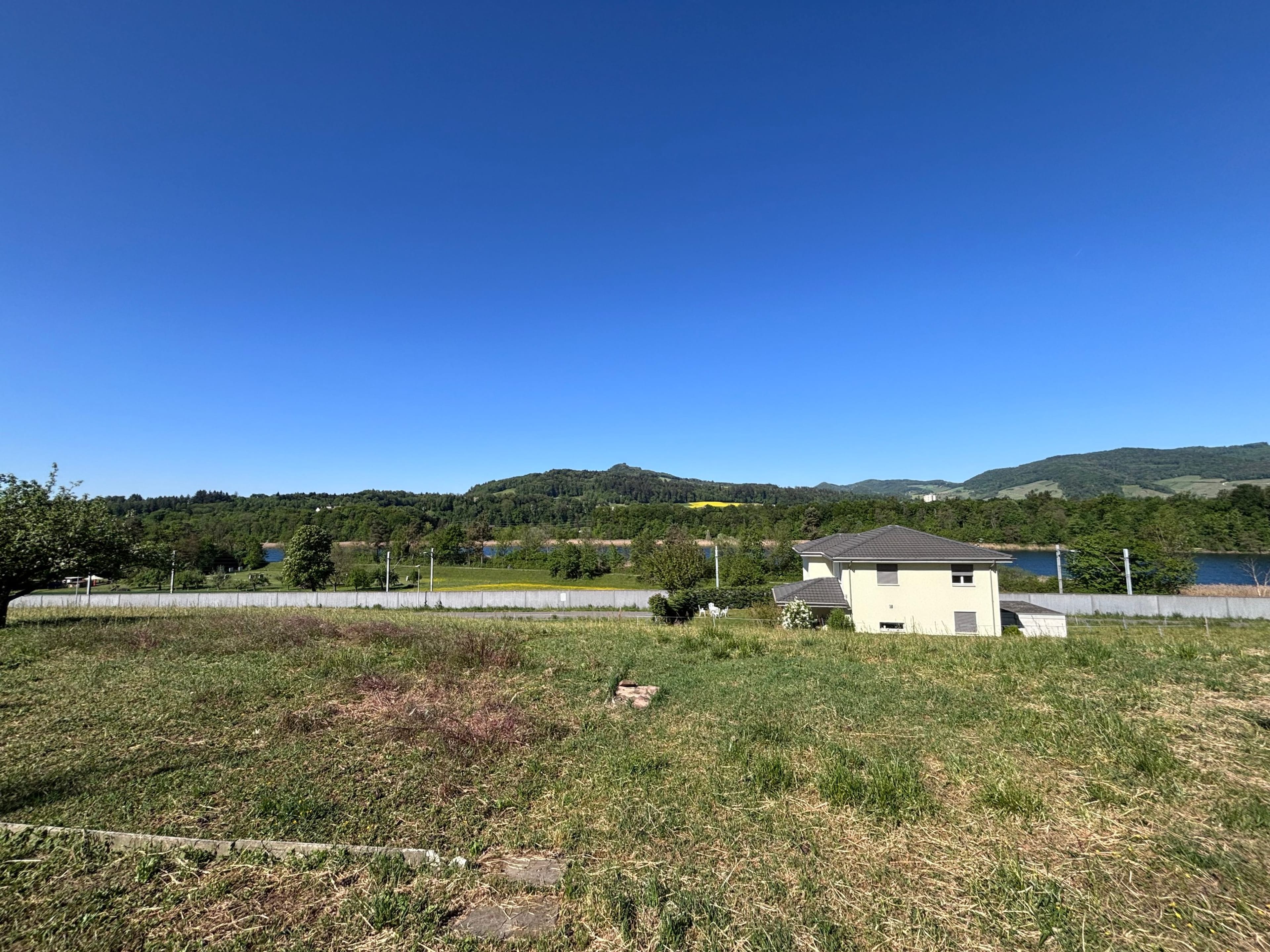 Mehrfamilienhaus mit 3 Wohneinheiten und Gewerbe – frisch saniert - 7