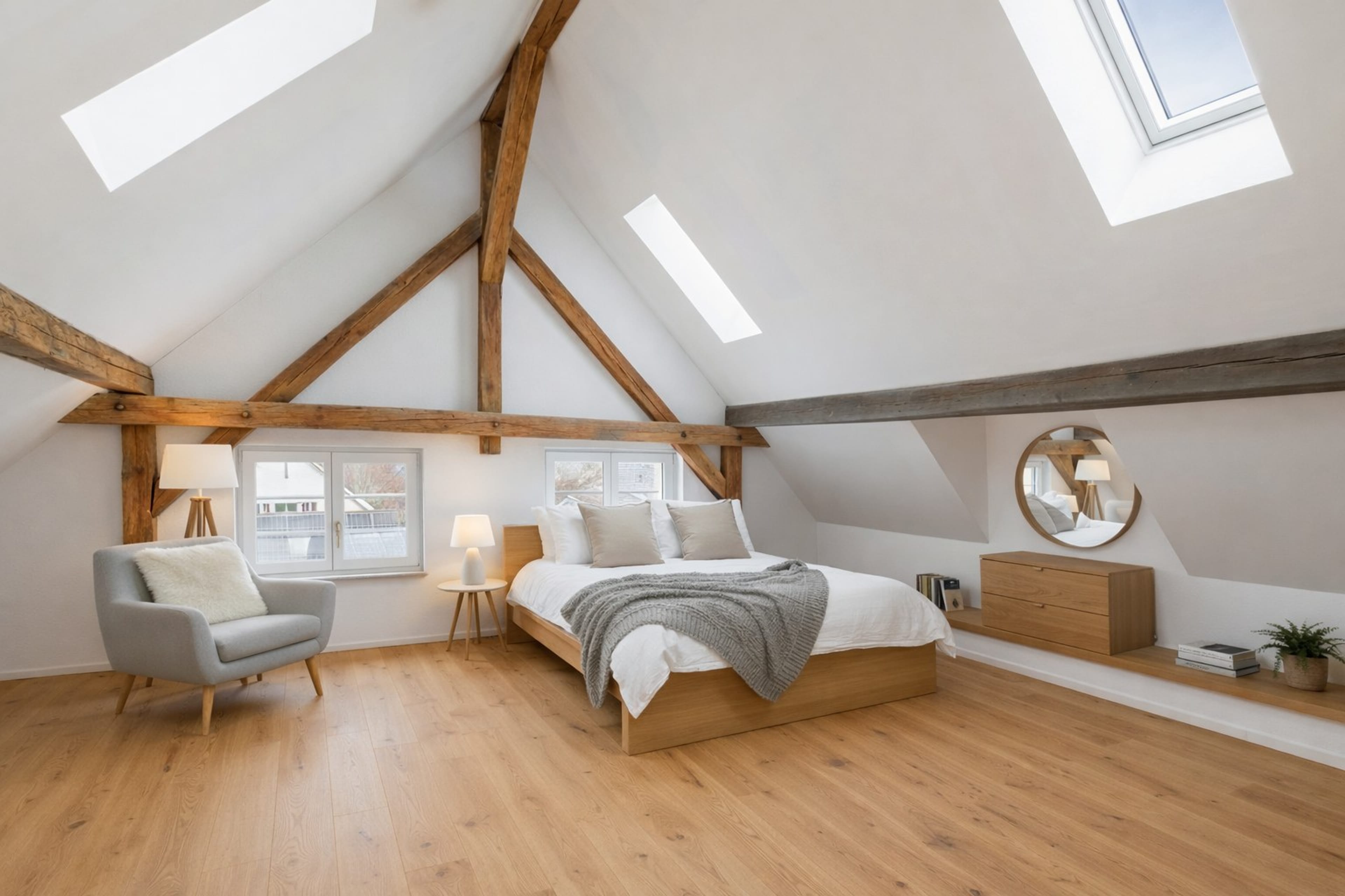 Grosszügige 4.5-Zimmer-Maisonette-Wohnung mit viel Charme