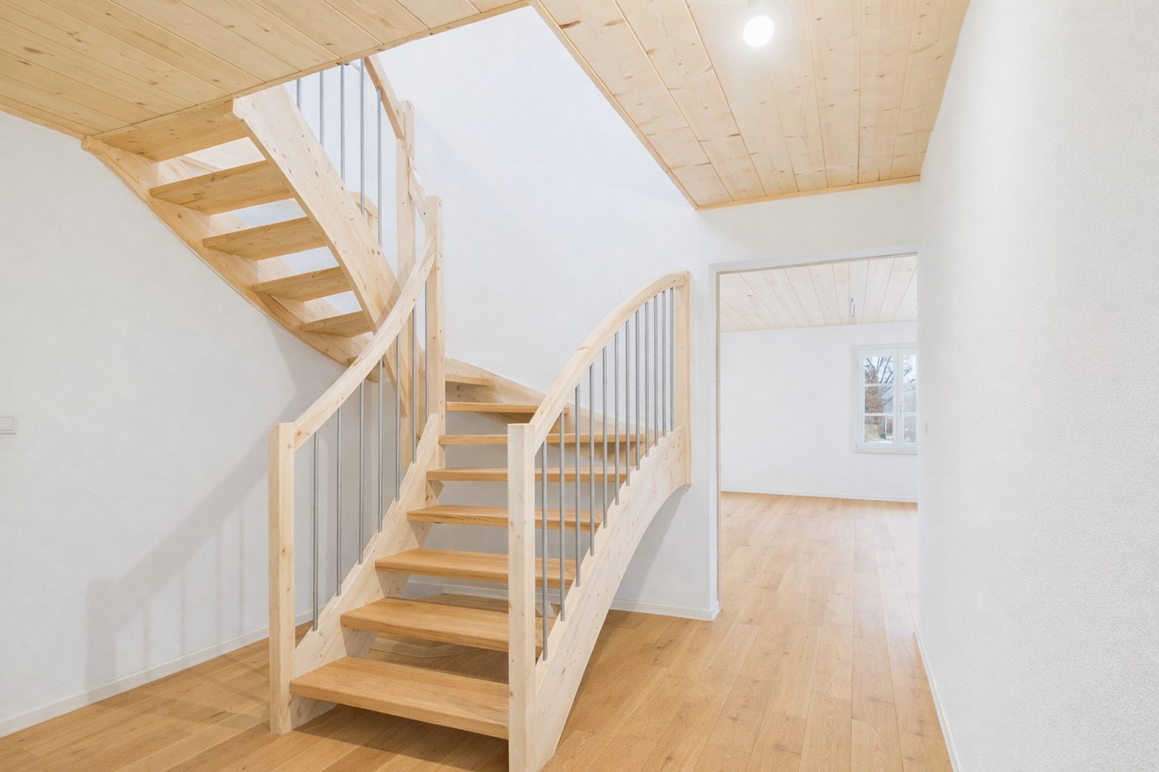 Grosszügige 4.5-Zimmer-Maisonette-Wohnung mit viel Charme - 5