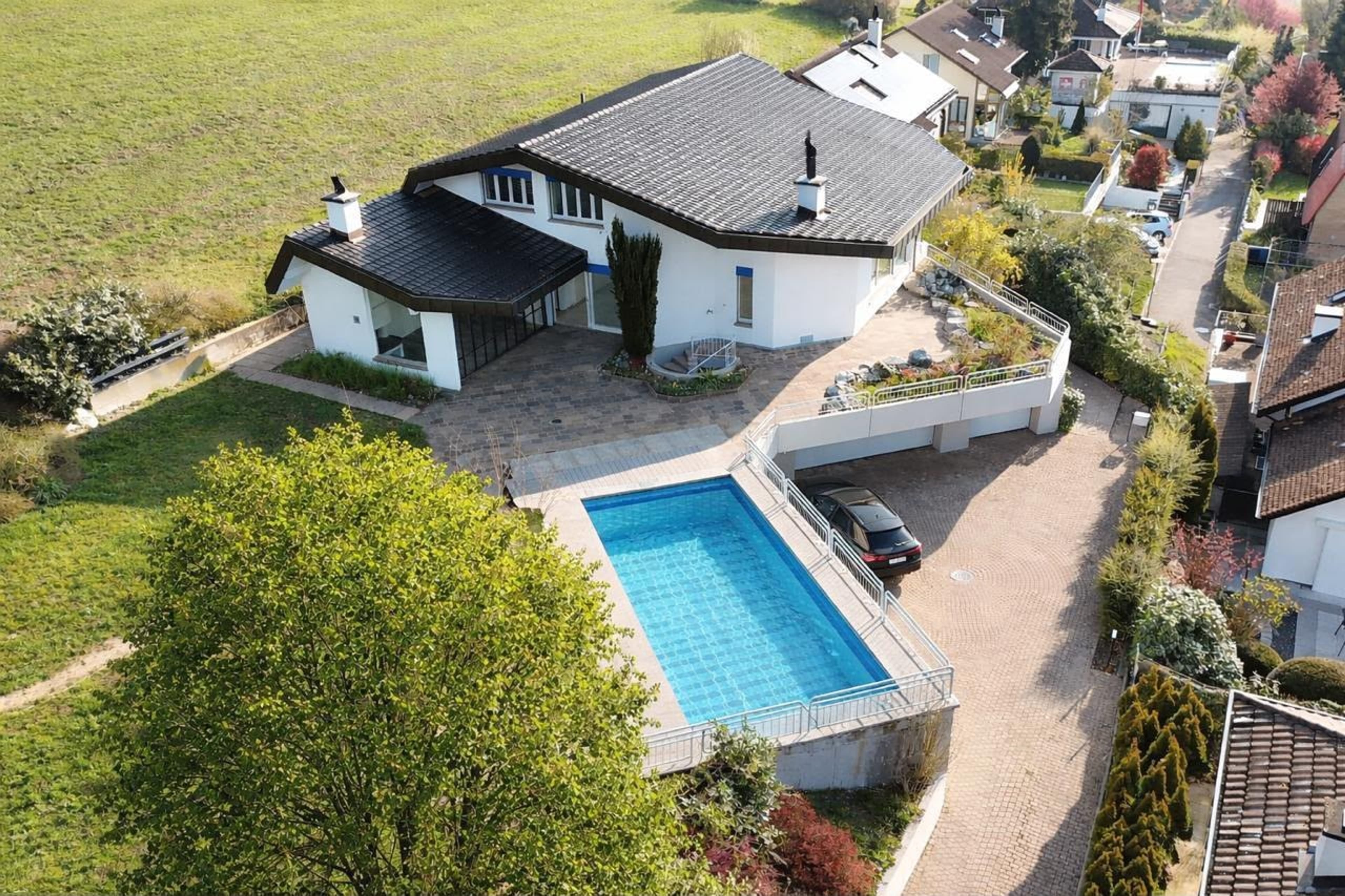 6.5-Zimmer-Villa mit Pool und Aussicht in Frenkendorf kaufen
