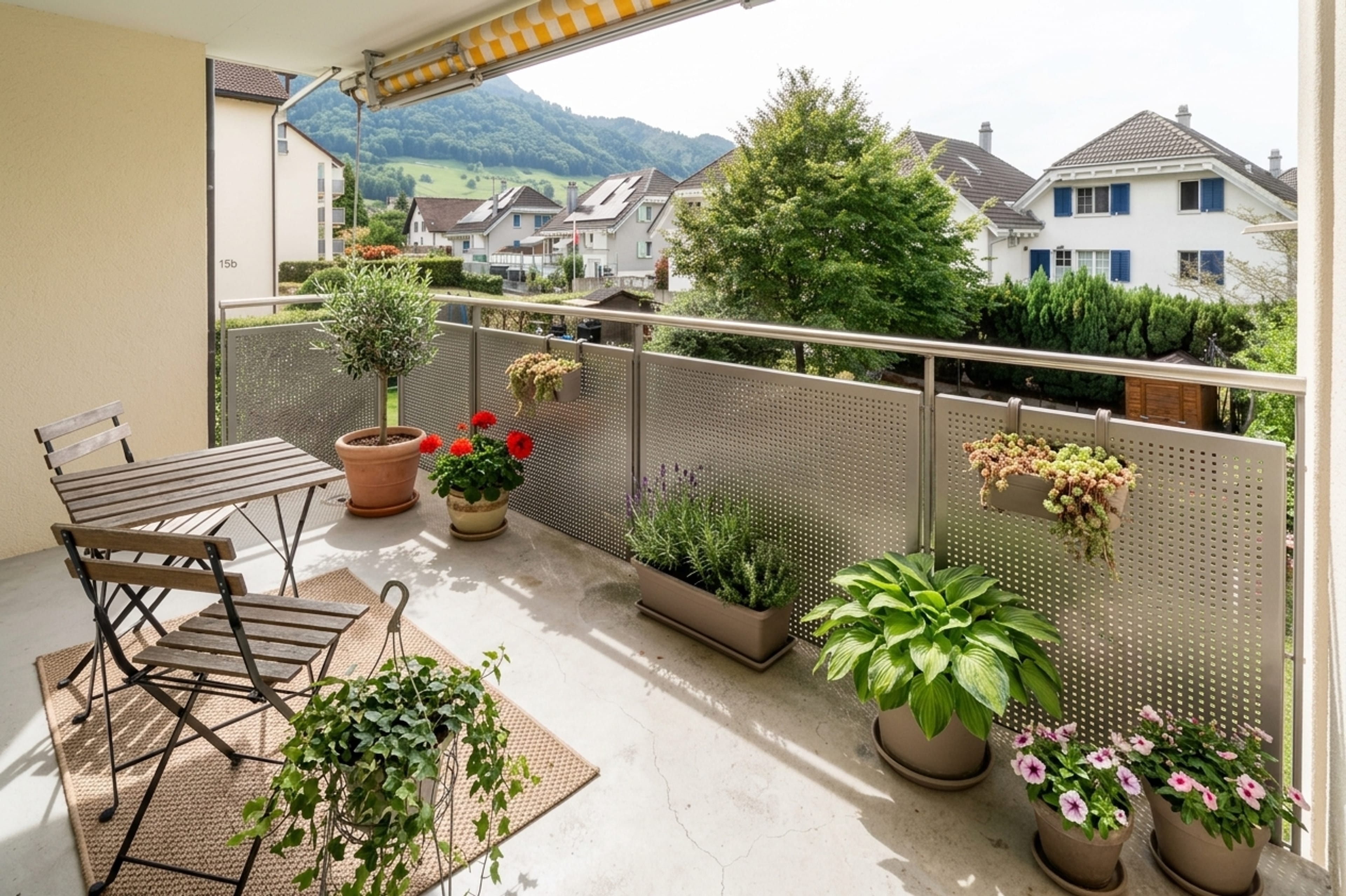 Helle 3.5-Zimmer-Wohnung mit Balkon in Reichenburg