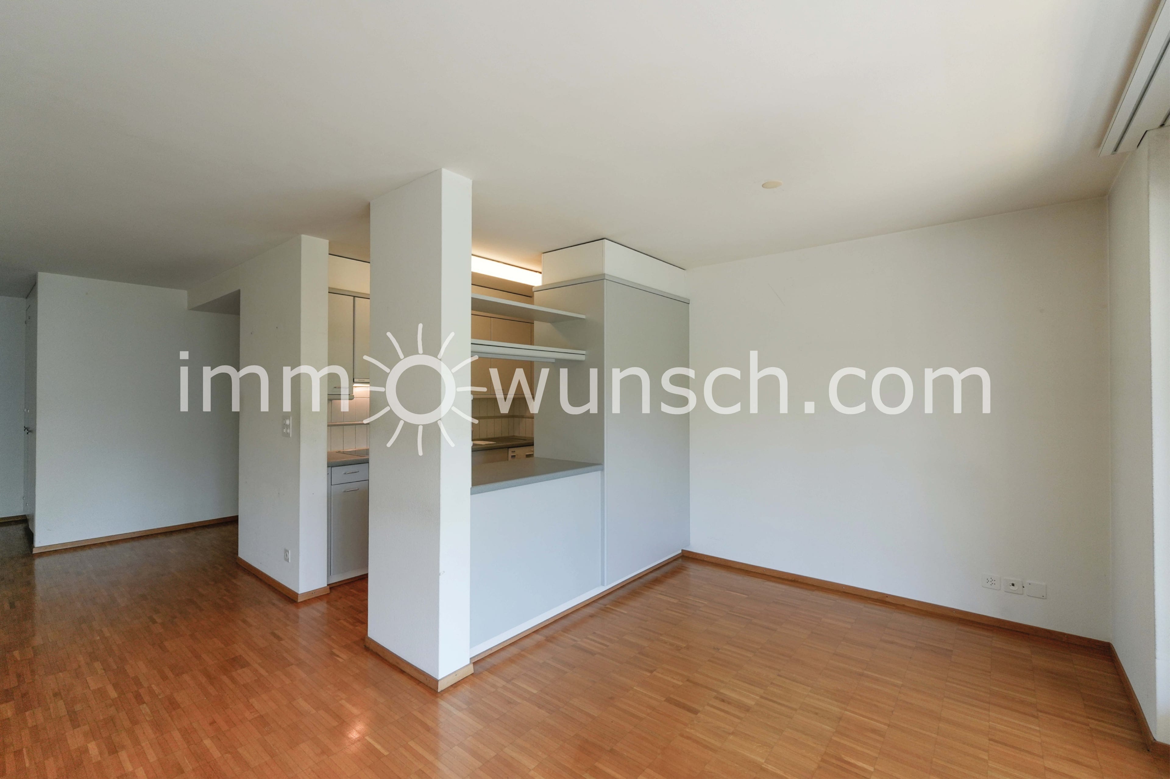 Helle, sowie grosszügige 3 ½ Zi. Eigentumswohnung, mit Hauswirtschaftsraum, gedecktem Balkon und schöner Aussicht auf den Weiher - 7