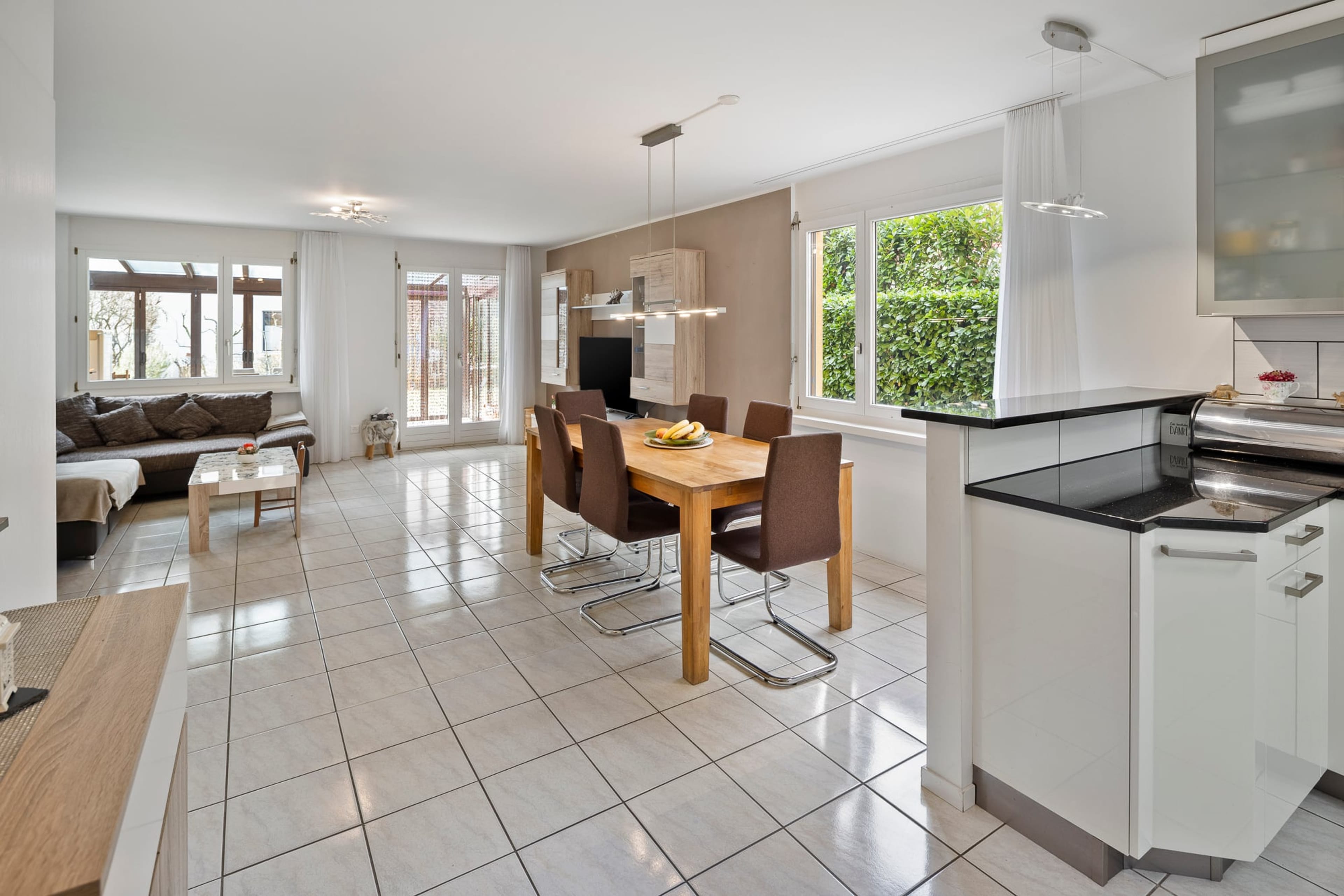 Familienfreundliches Wohnerlebnis mit Garten und Wintergarten - Bild 5