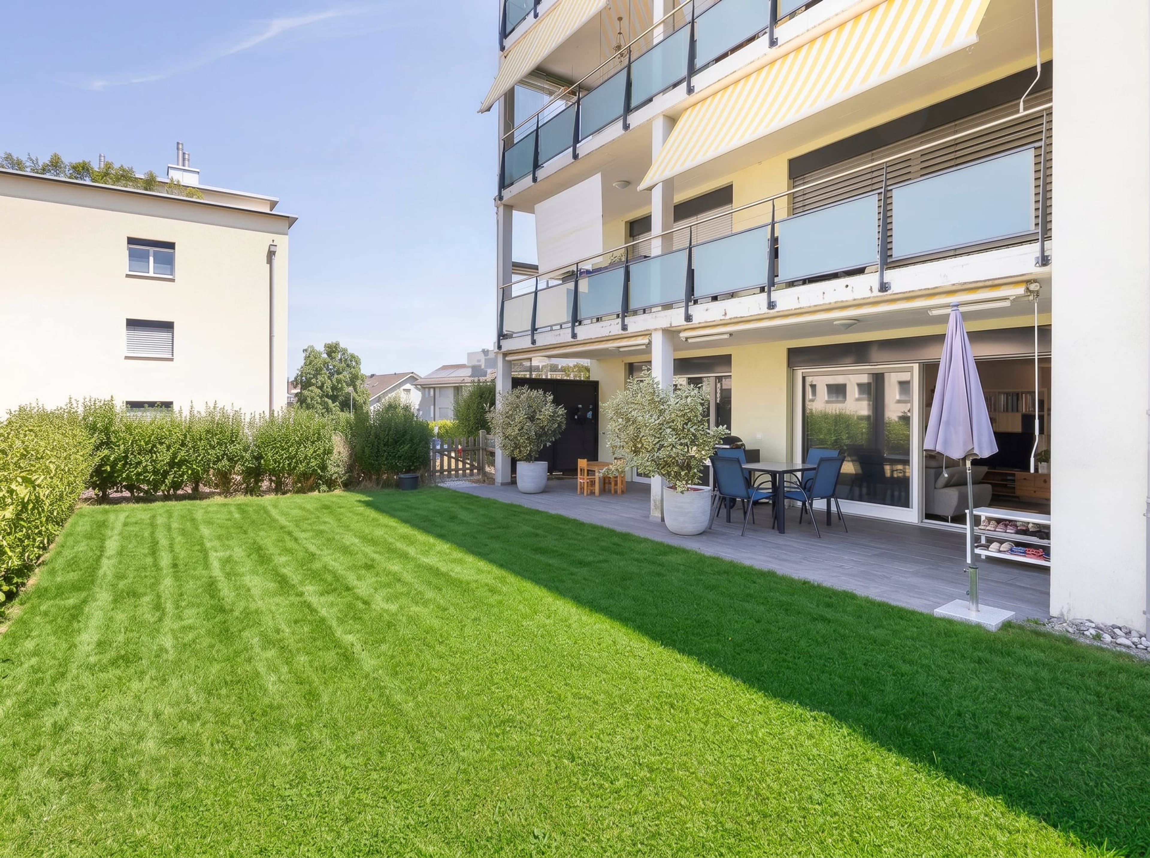Moderne Familienwohnung mit traumhafter Gartenoase - 12