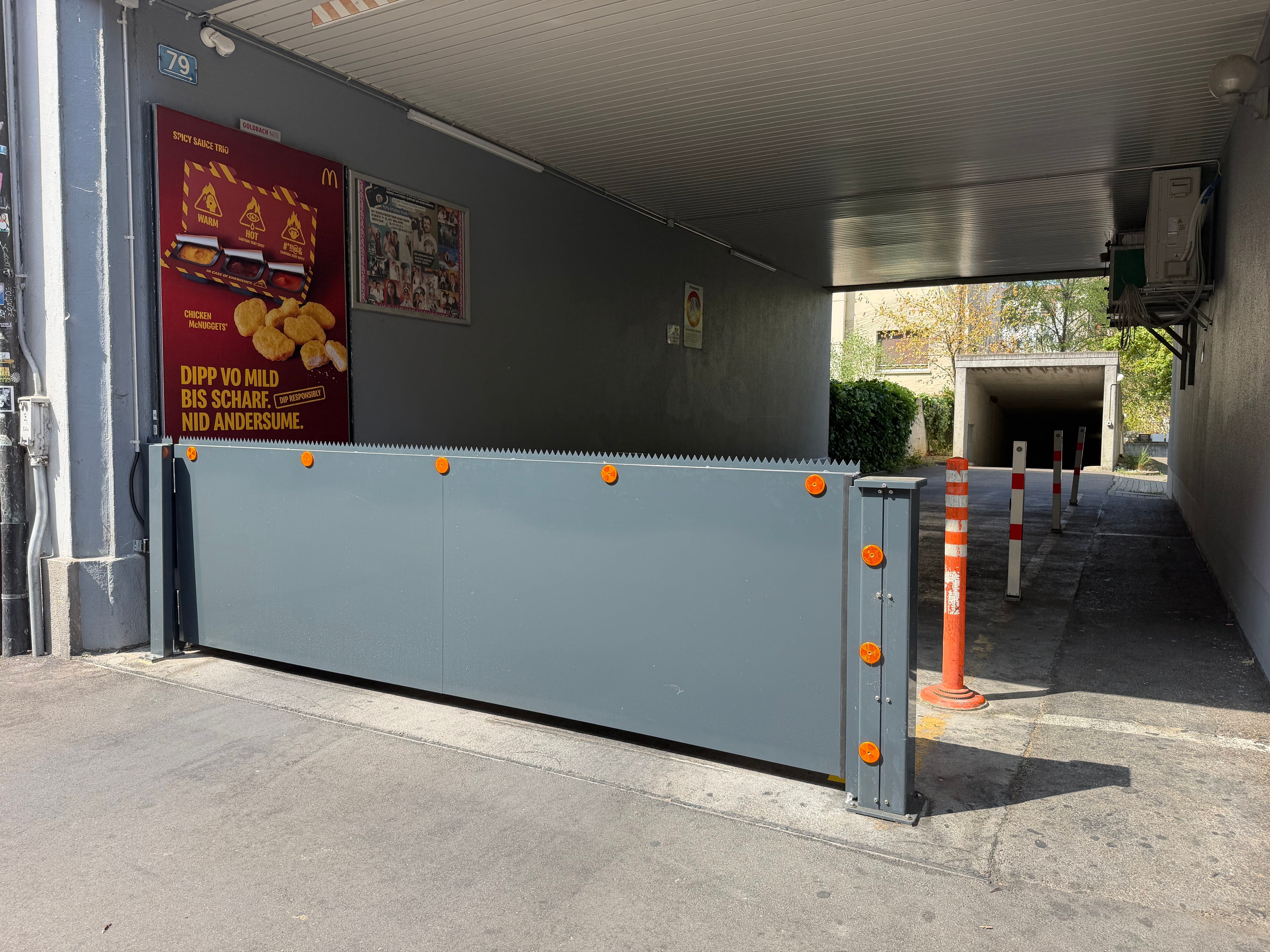 Tiefgaragenplatz mit gesicherter Zufahrt in Basel mieten