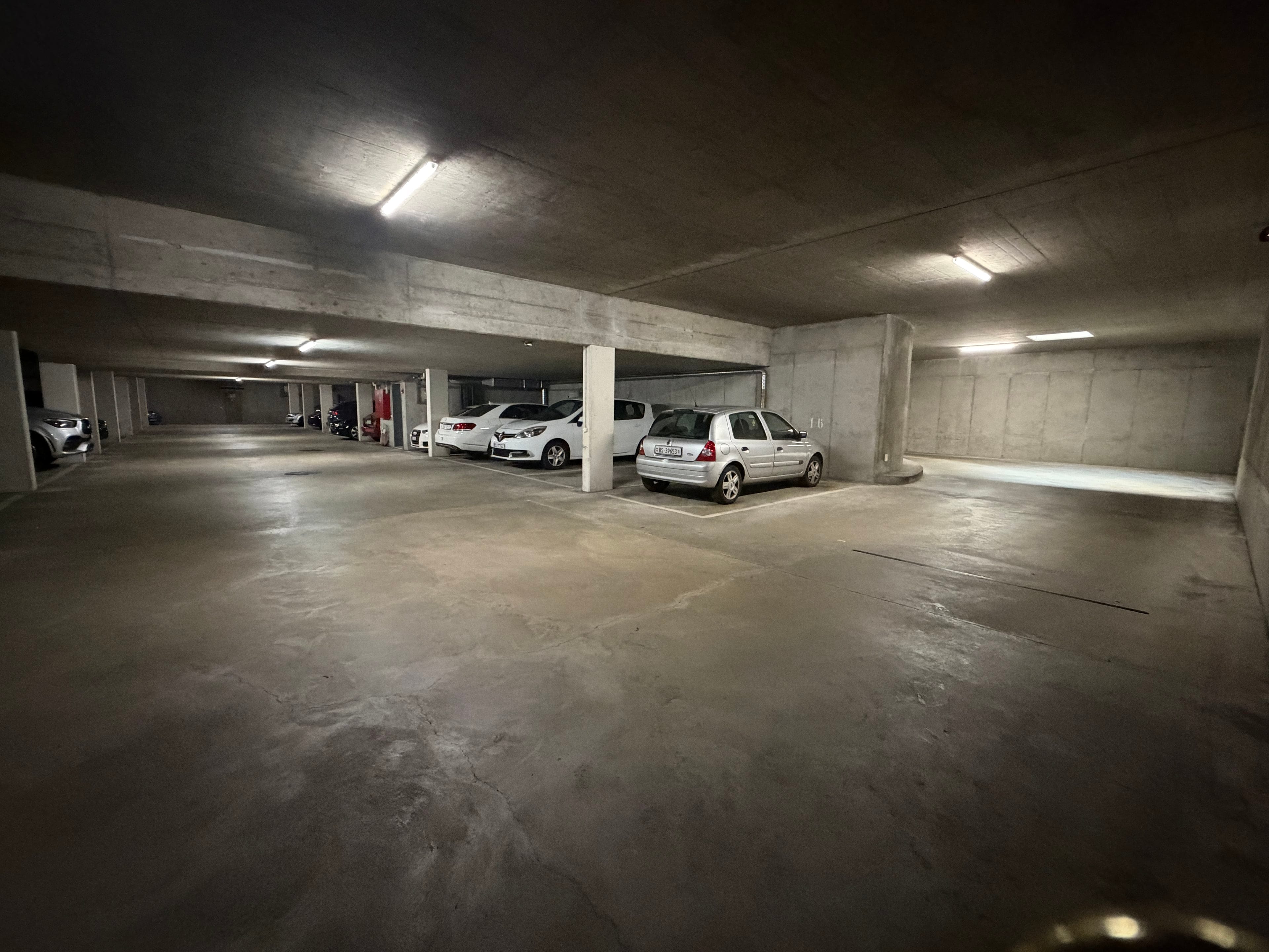 Tiefgaragenplatz mit gesicherter Zufahrt in Basel mieten - 3