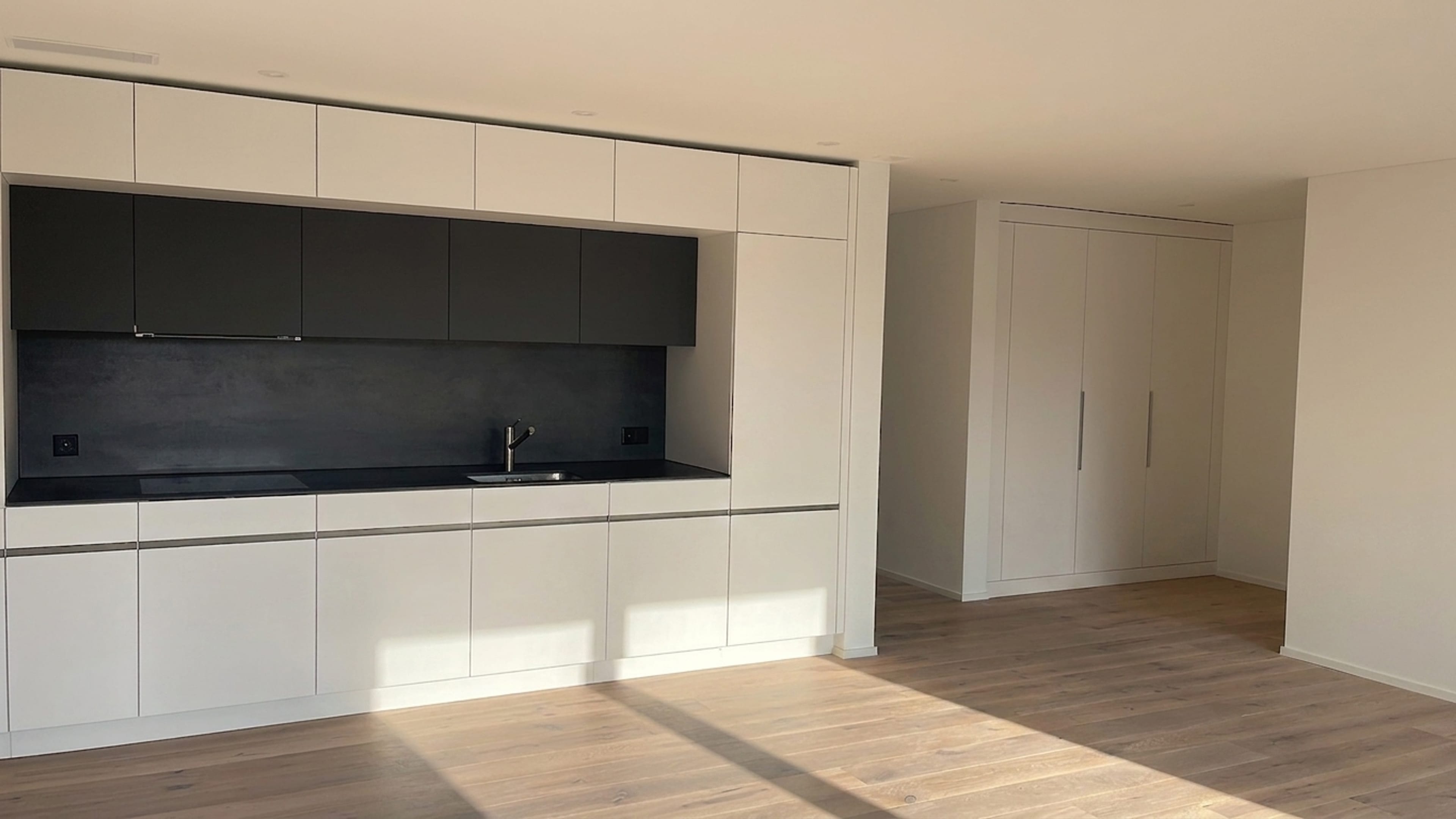 Neuwertig wohnen in Ennetbürgen – moderne 3.5-Zimmer-Wohnung mit Balkon - 4