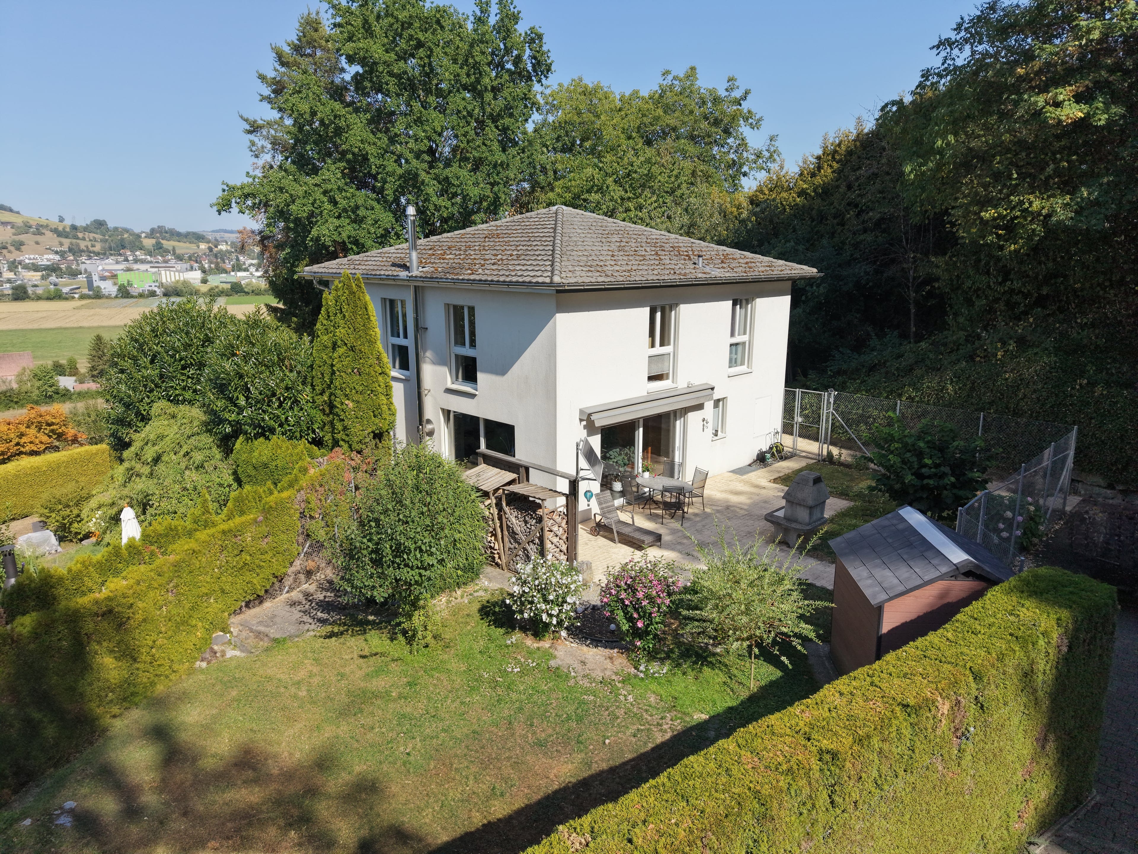 Gepflegtes Einfamilienhaus mit viel Platz und maximaler Privatsphäre - 2