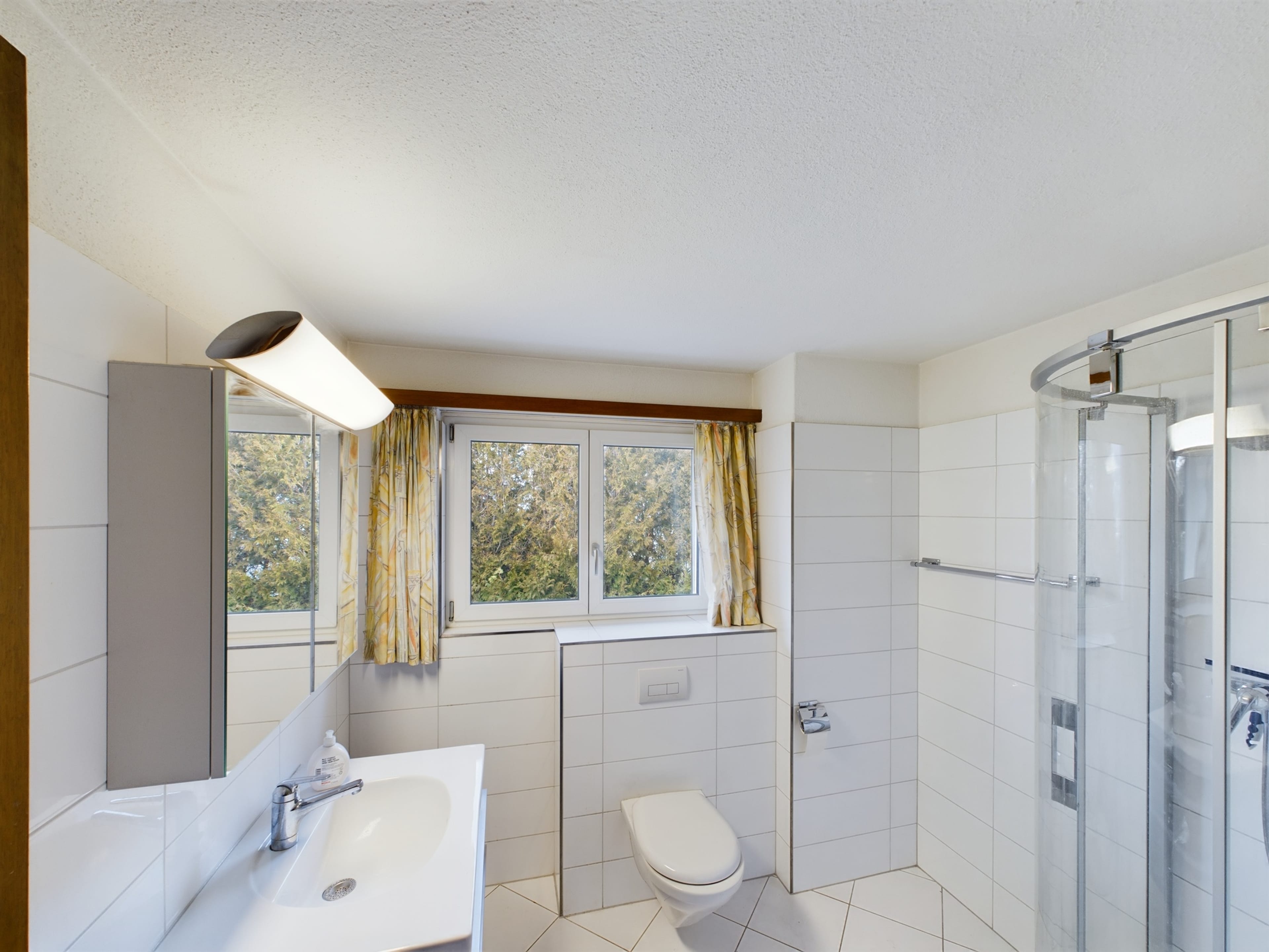 Idyllisches 5,5-Zimmer-Einfamilienhaus mit Panoramablick und grossem Garten - Bild 5