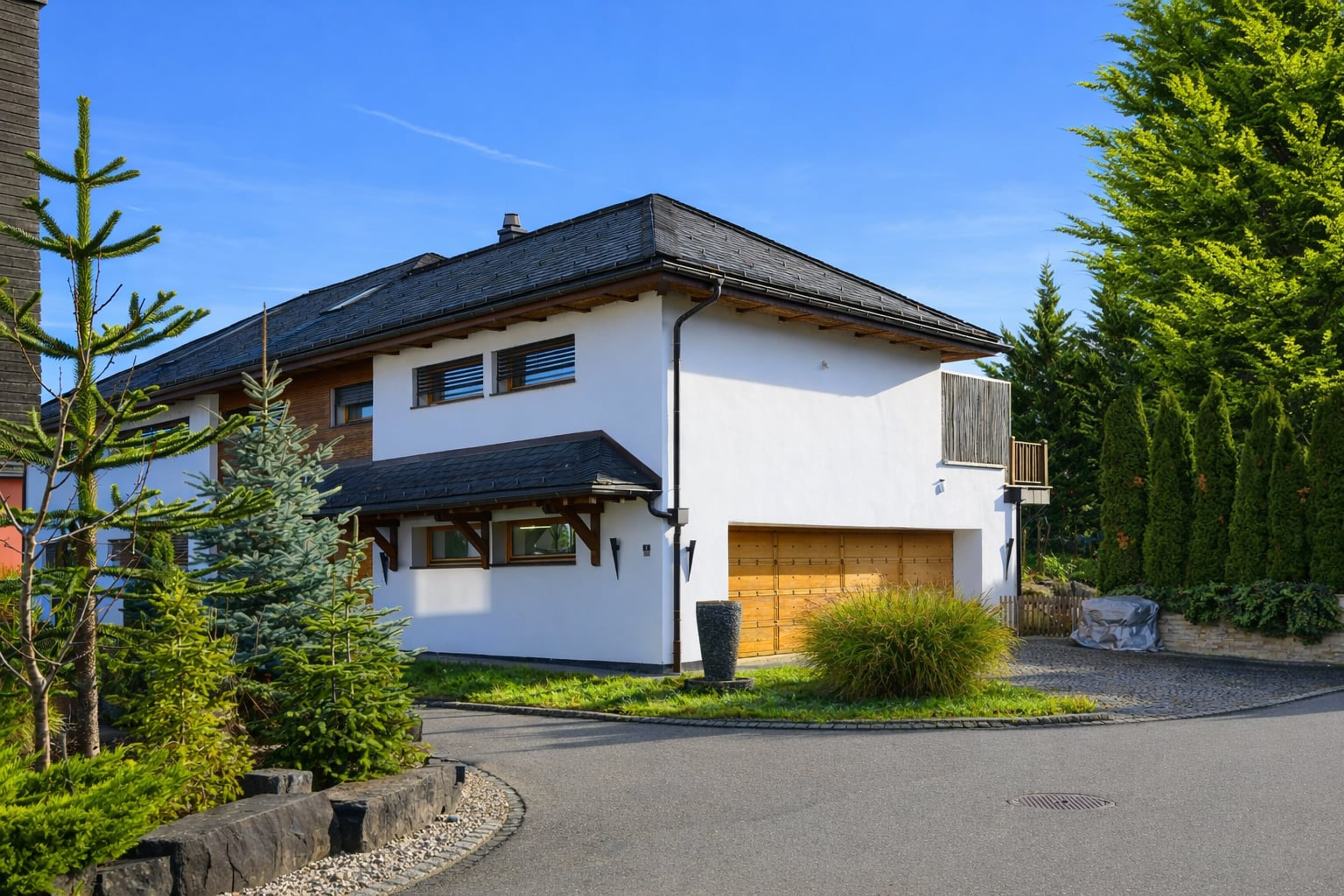 7.5-Zimmer-Villa mit Pool und Garten in Altstätten - Bild 5