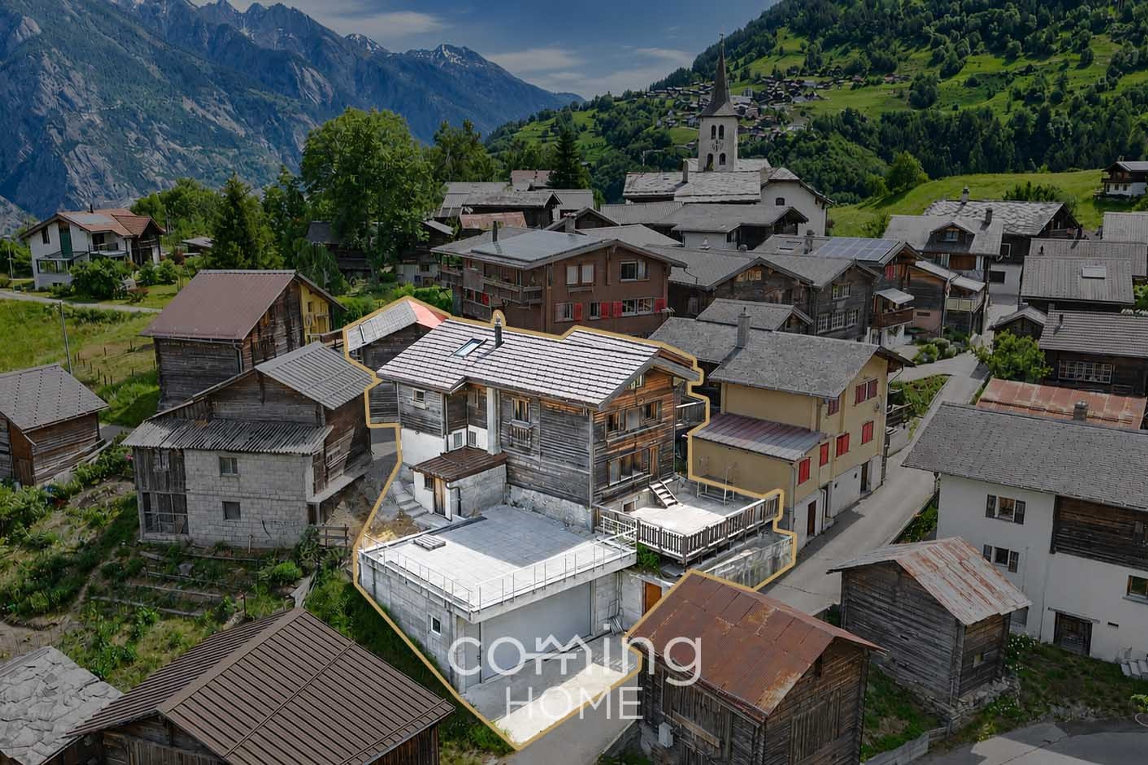 Alpines Zweifamilienhaus mit Panoramablick, Terrassen, Stall und Doppelgarage - Unterems - 1