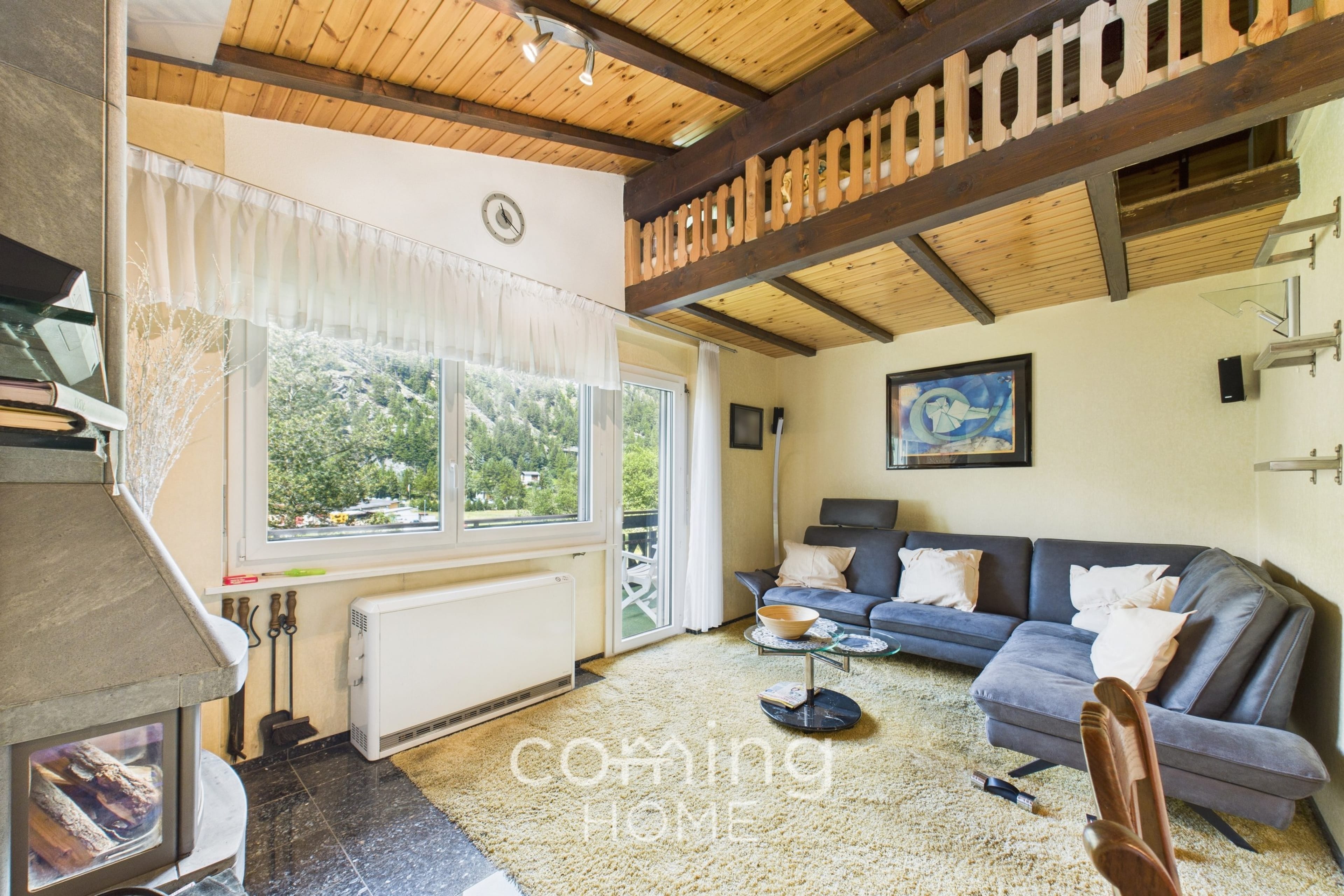 Charmante 2.5-Zimmer-Wohnung in Saas-Grund – Mit Cheminée, Bergsicht & grossem Balkon