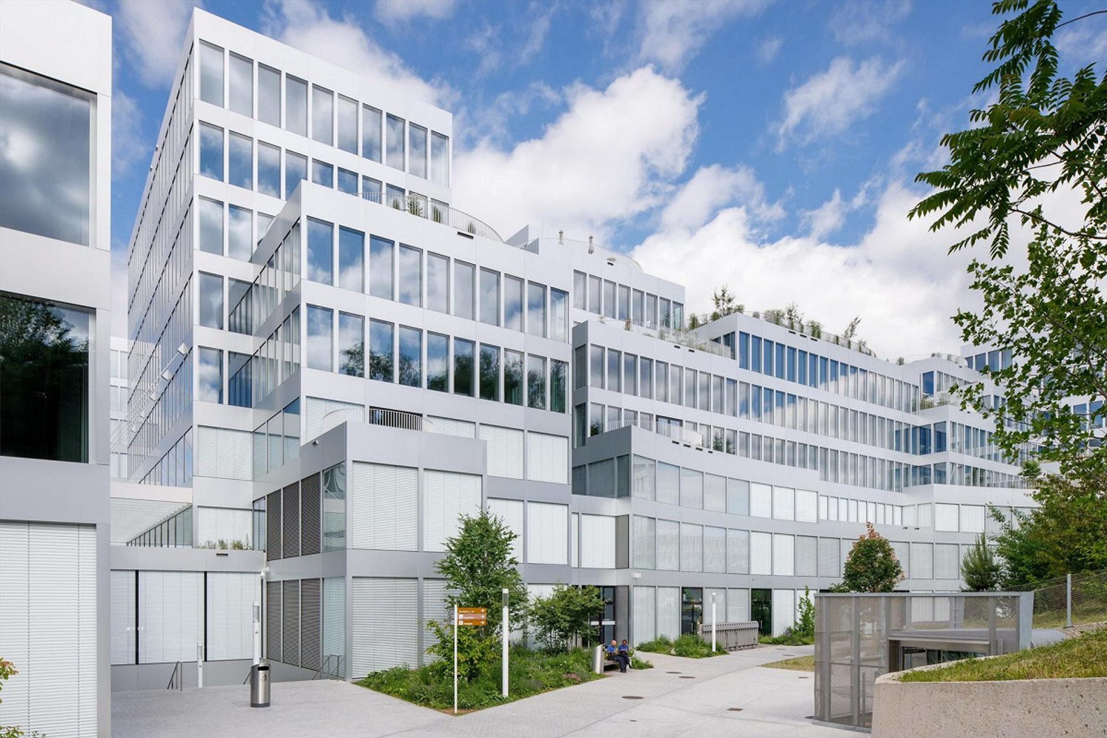 Bezugsbereite 520 m² Bürofläche mieten im The Circle, Zürich-Flughafen